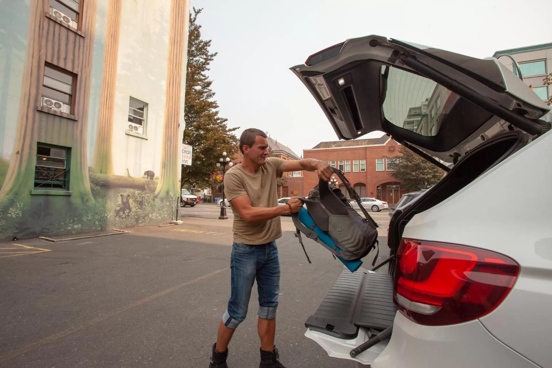 Property building in Ocean Island Inn | Backpackers | Suites