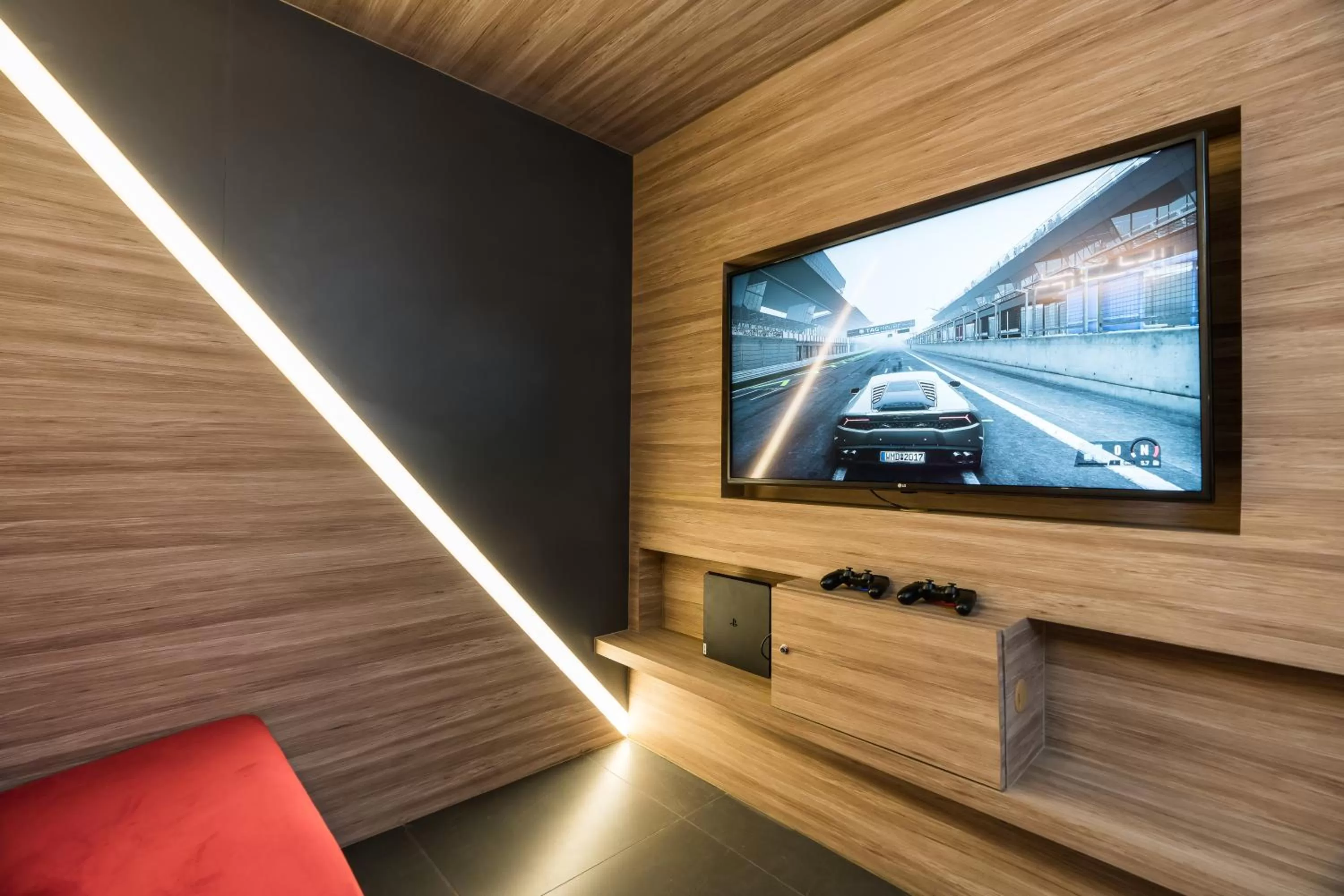 Communal lounge/ TV room in Vib Best Western Sanam Pao