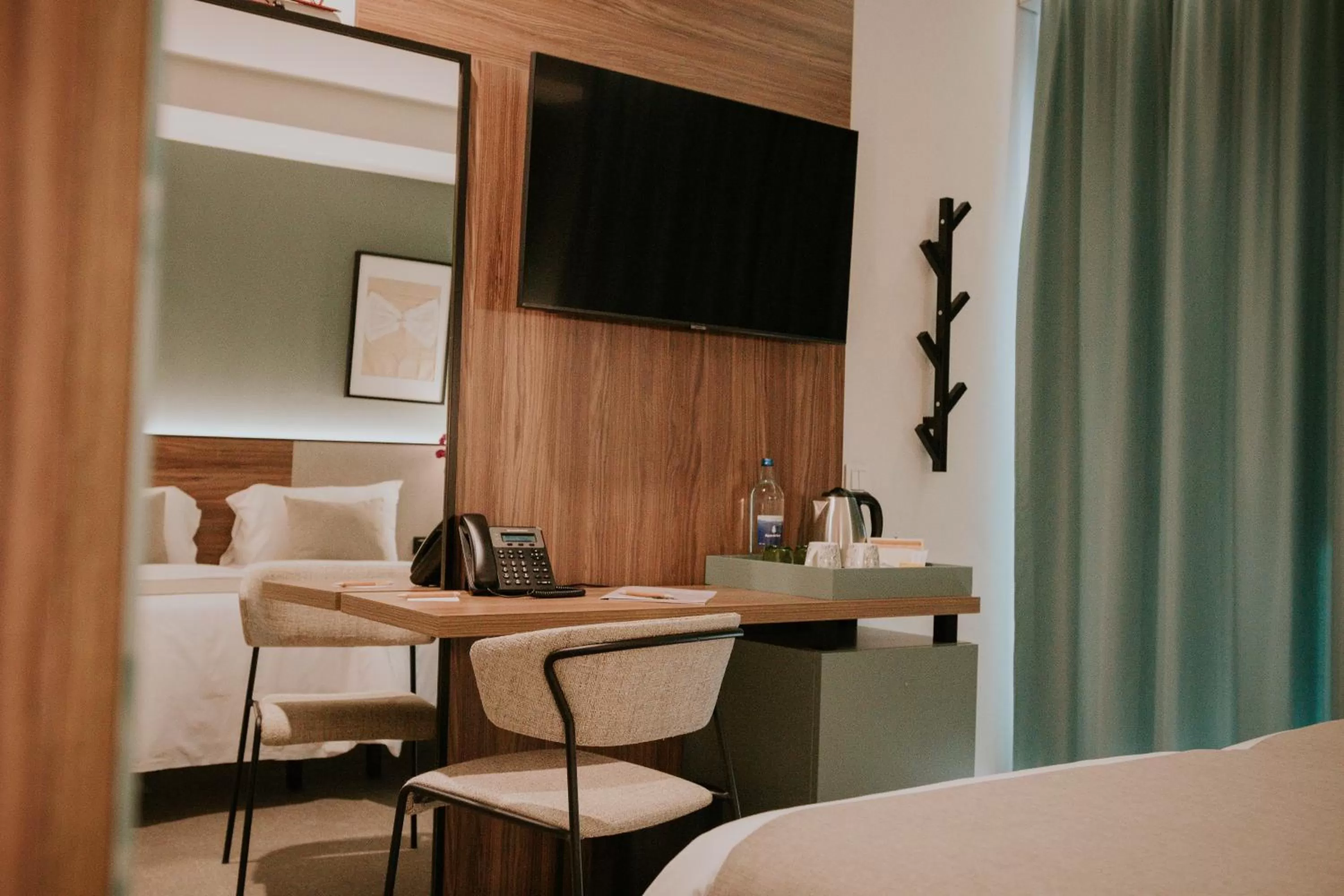 TV and multimedia in Catalina Plaza Hotel Sostenible