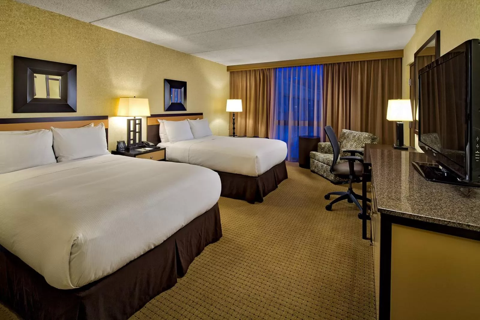 Double Suite with Two Double Beds and Sofa Bed in DoubleTree by Hilton Chicago - Arlington Heights