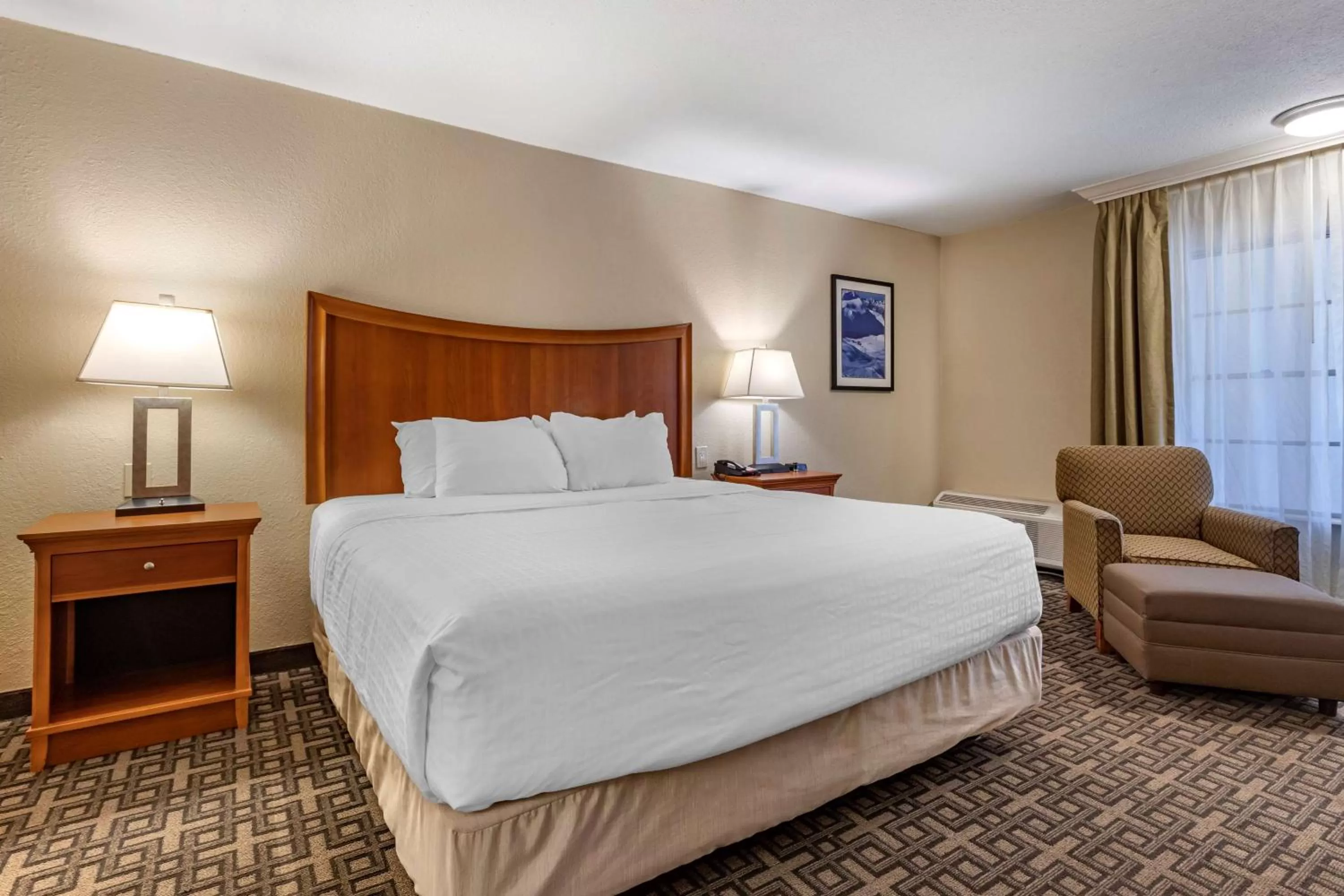 Bedroom, Bed in Best Western Swiss Clock Inn