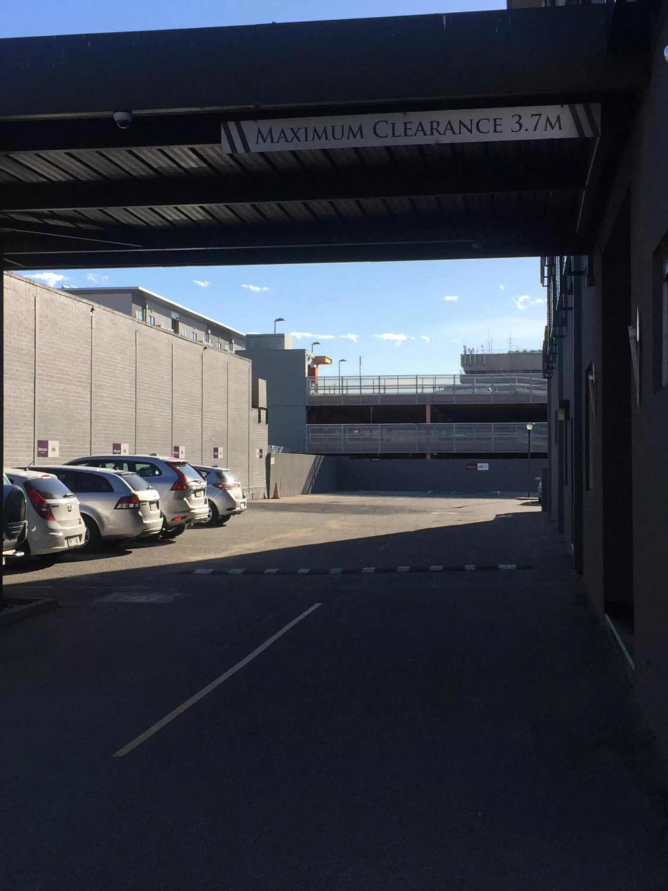 Parking in Mercure Albury