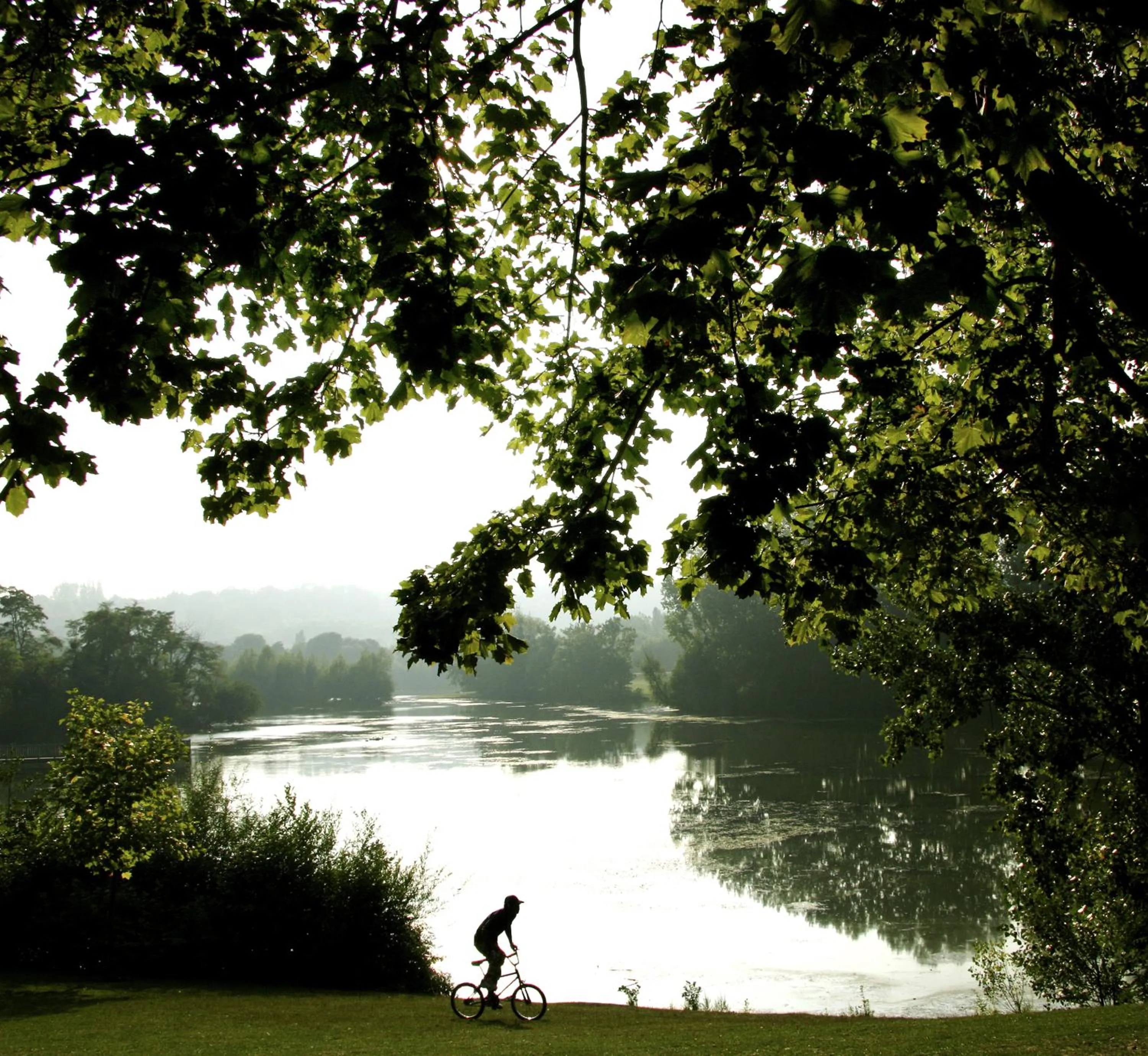 Tennis court in ibis Cergy Pontoise Le Port