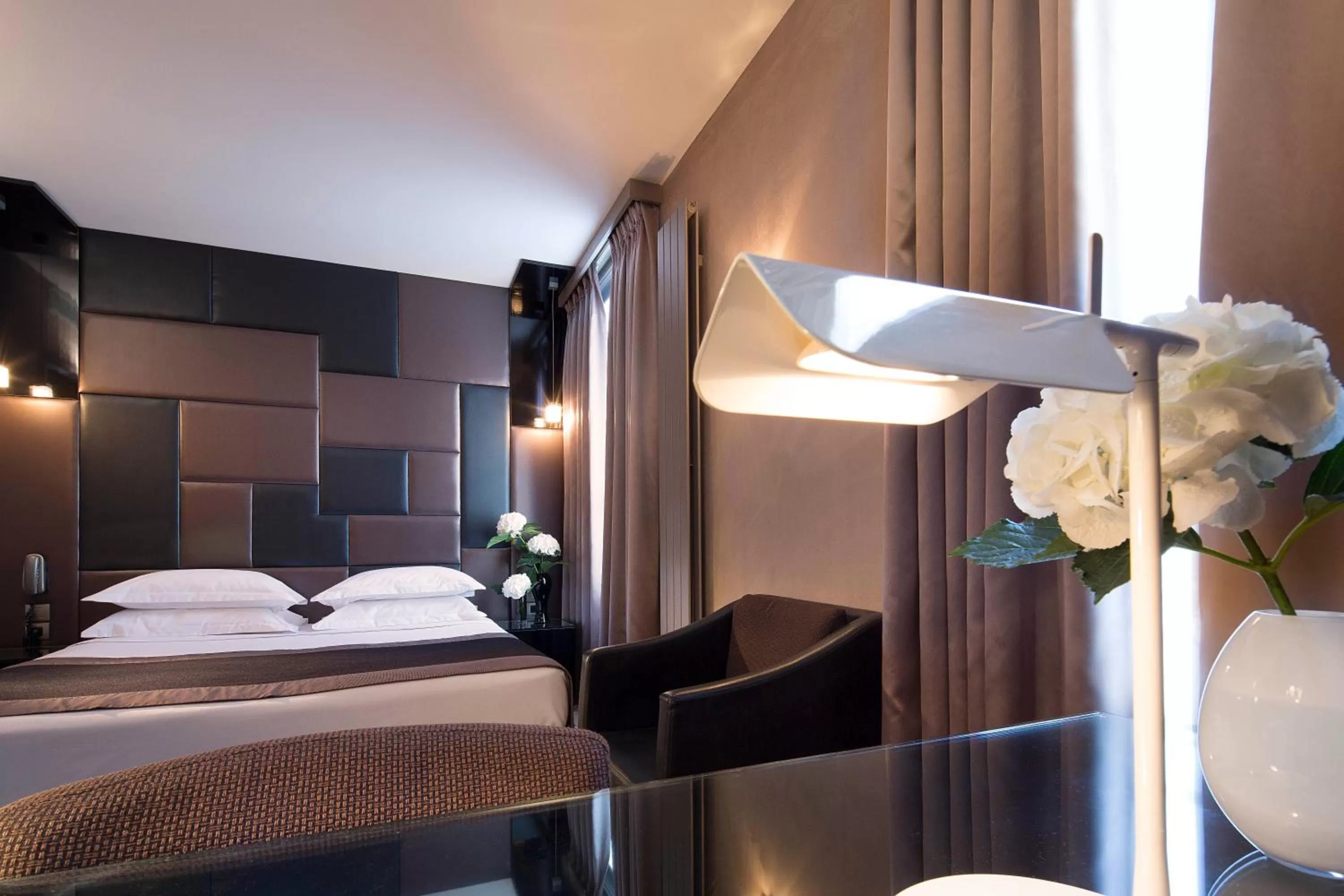 Photo of the whole room, Bed in Hôtel A La Villa des Artistes