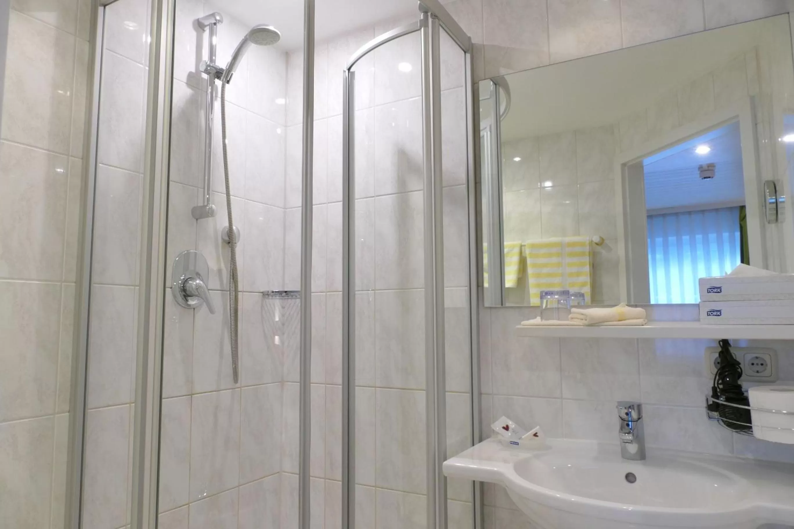 Bathroom in Altstadthotel "Zum Hechten"