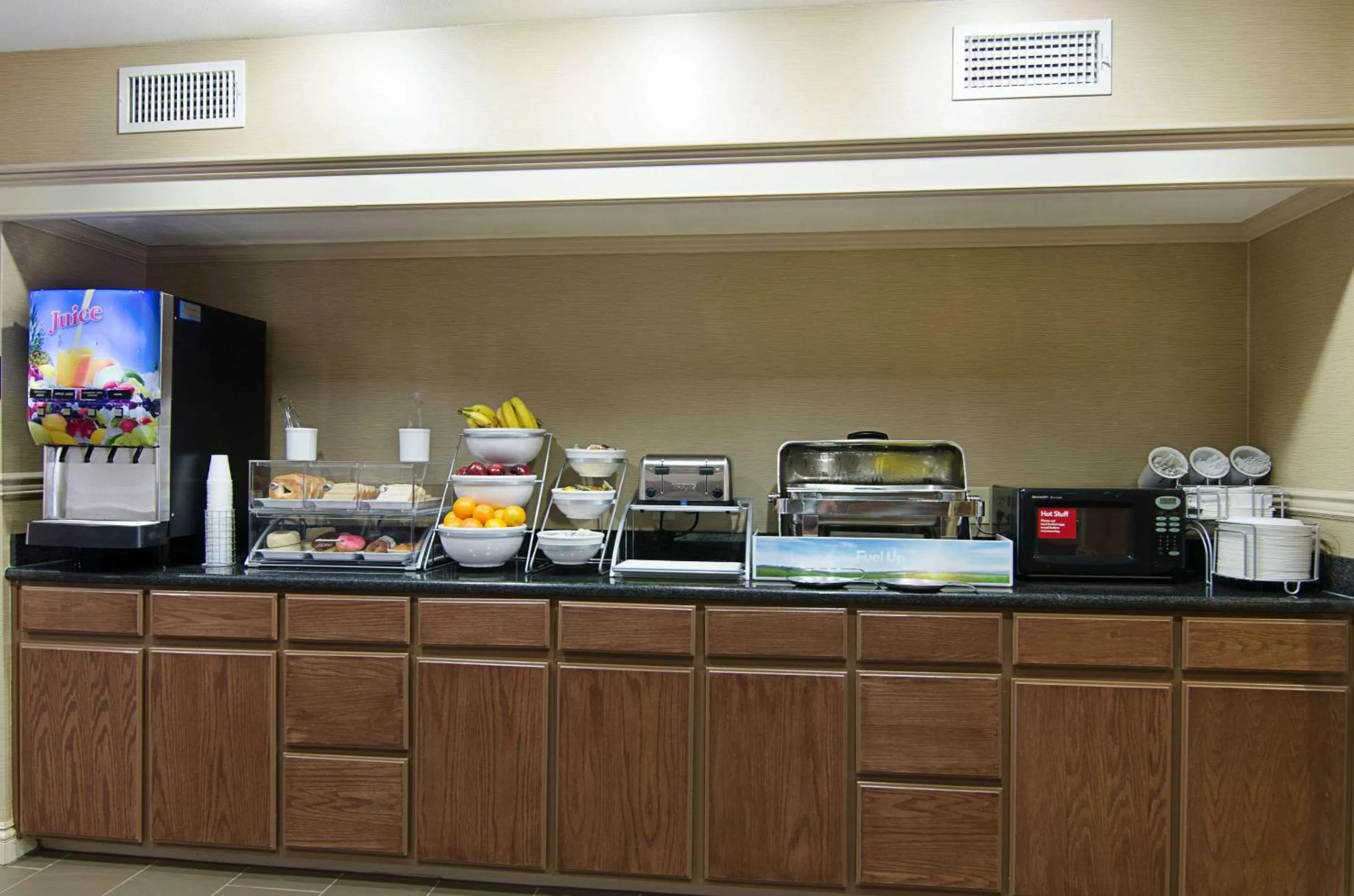 Restaurant/places to eat in Quality Suites Springdale West I-49