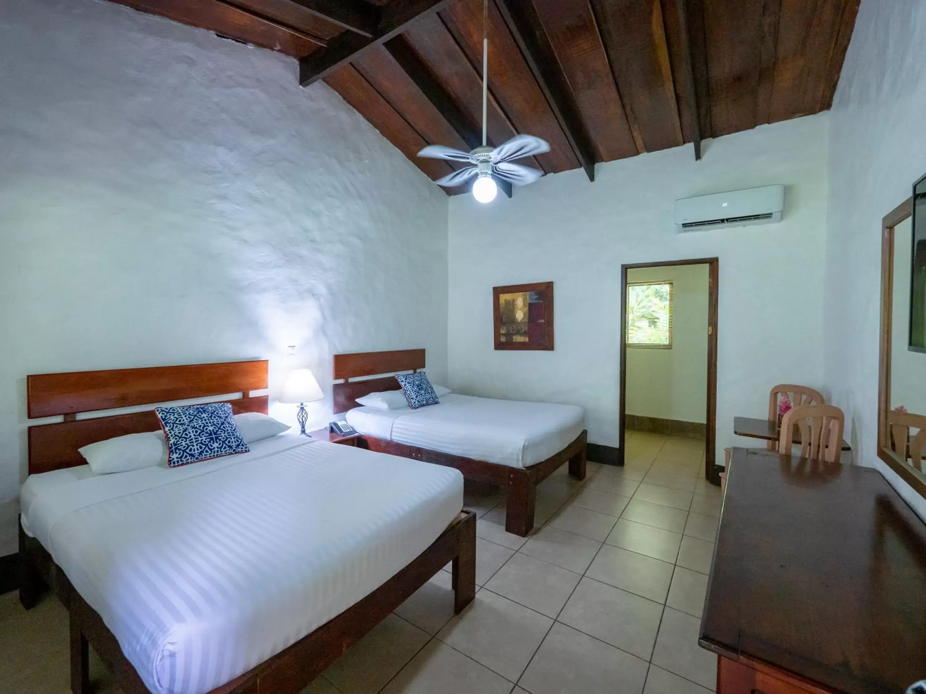 Queen Room with Two Queen Beds in Villa Lapas Jungle Village Queen Room with Two Queen Beds in Villa Lapas Jungle Village