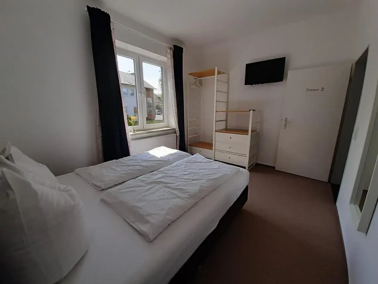 Budget Double Room in Gästehaus bed & kitchen Budget Double Room in Gästehaus bed & kitchen