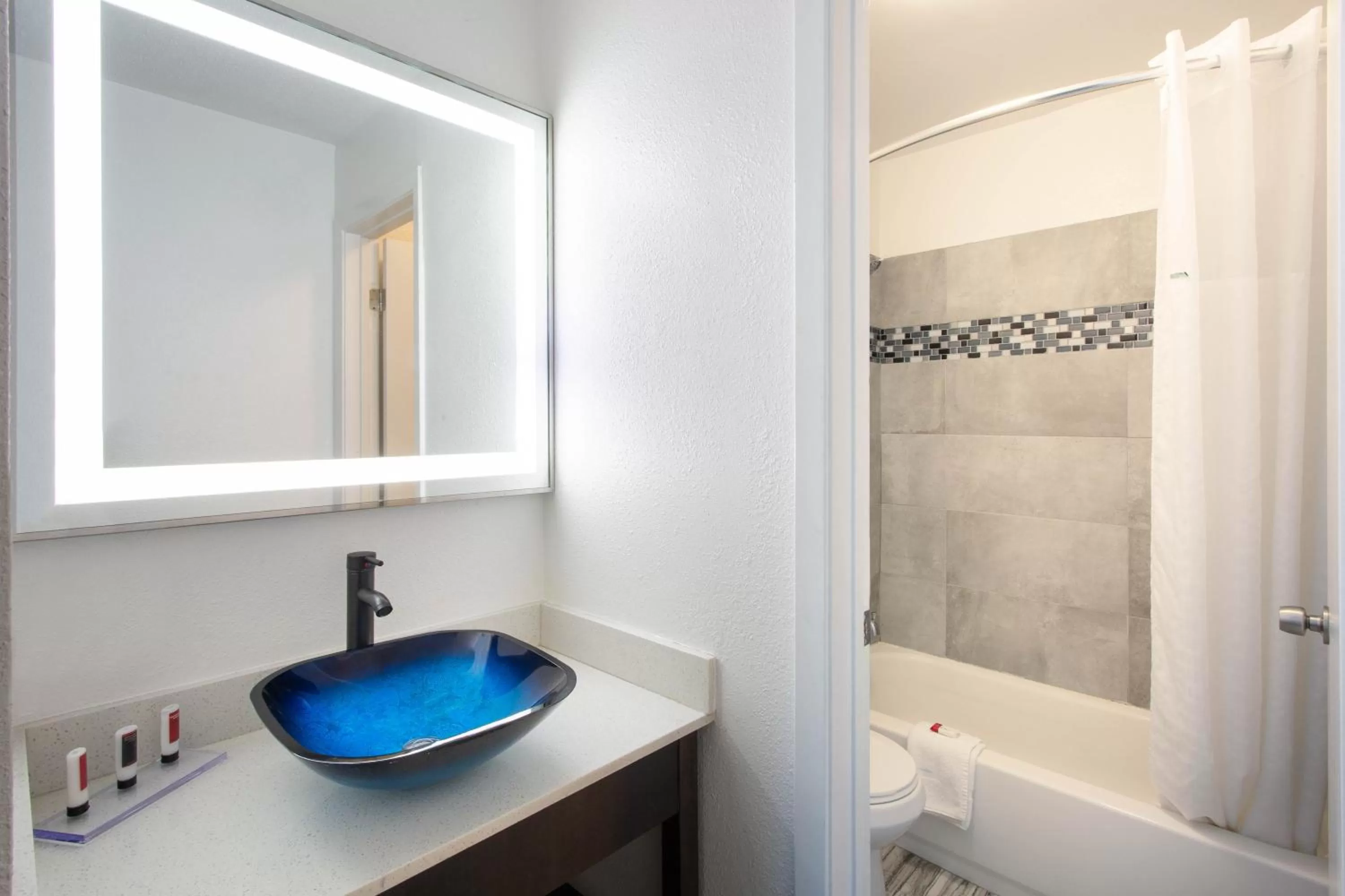 University Inn & Suites