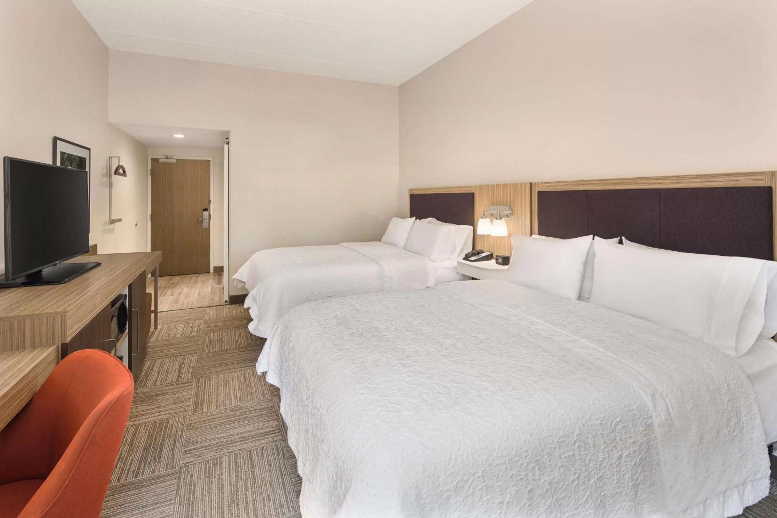 Bed in Hampton Inn Lagrange near Callaway Gardens