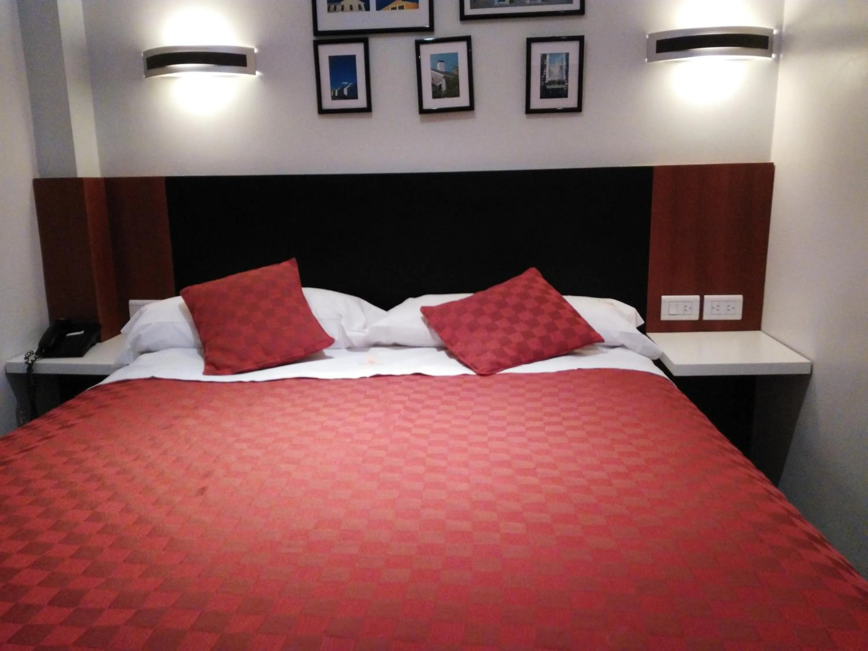 Bedroom, Bed in Hotel A&B Internacional