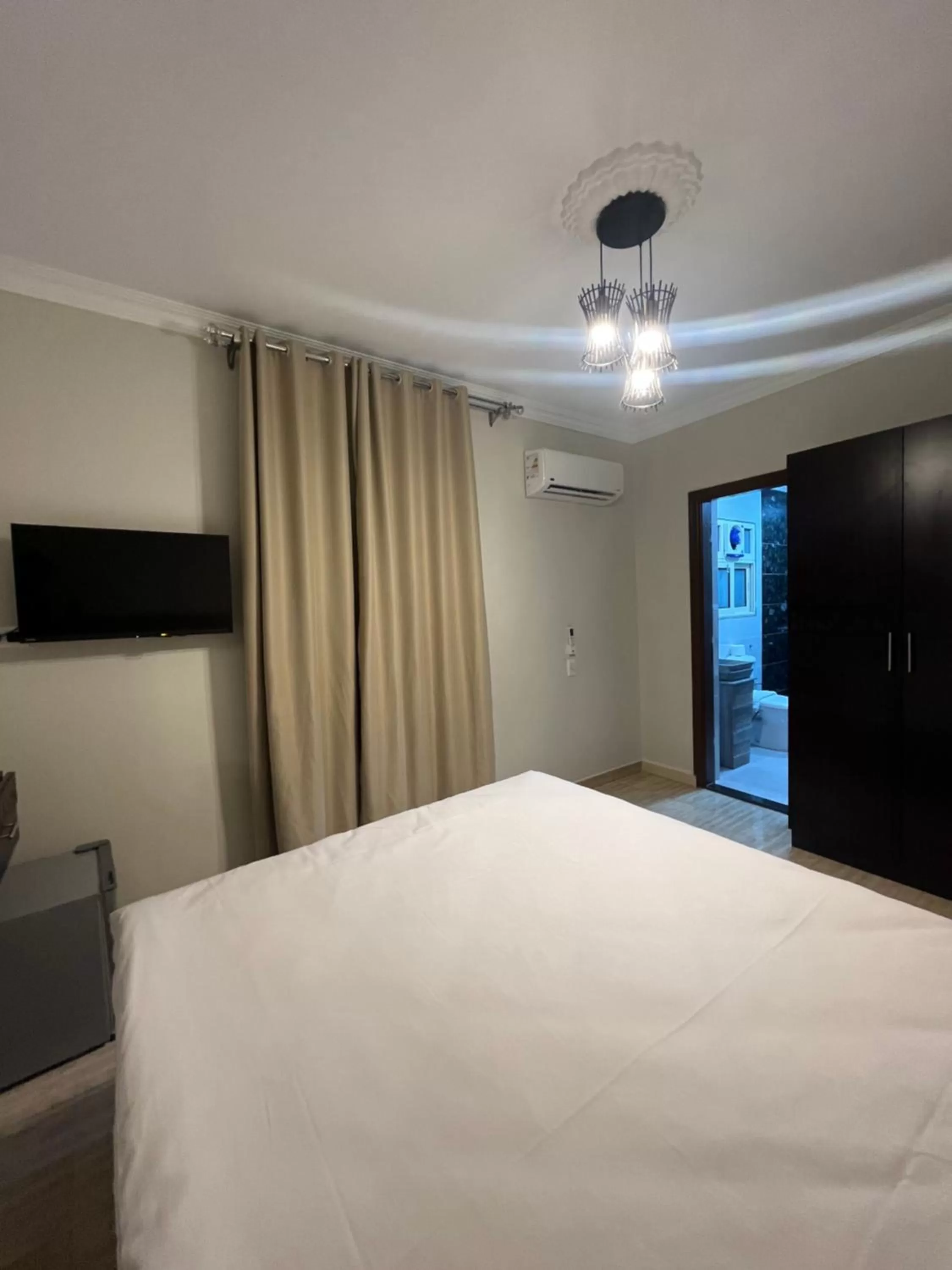 Bed in Crowne Pyramids view inn