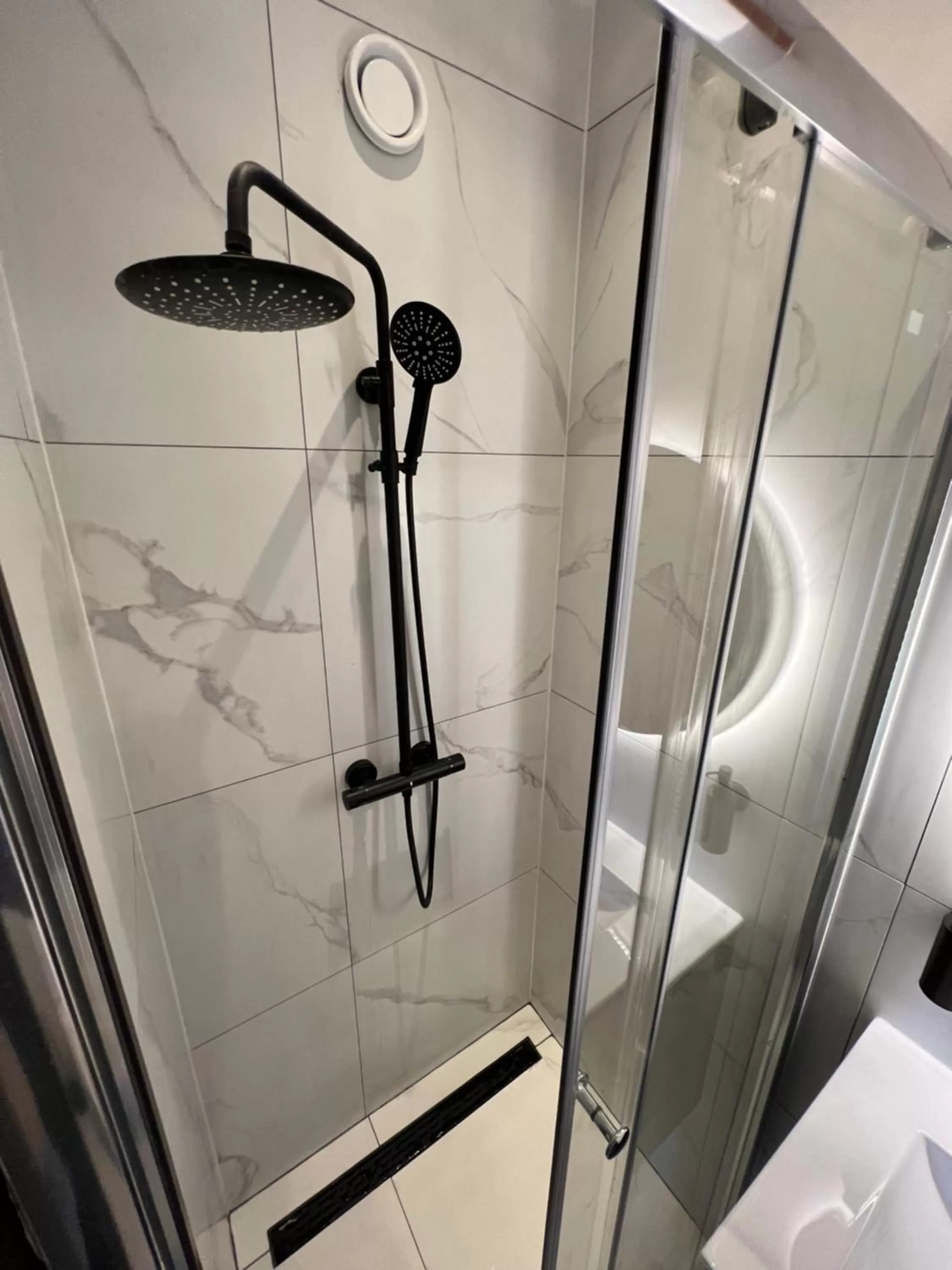 Shower in Boutique Hotel de Kade Zaandam-Amsterdam