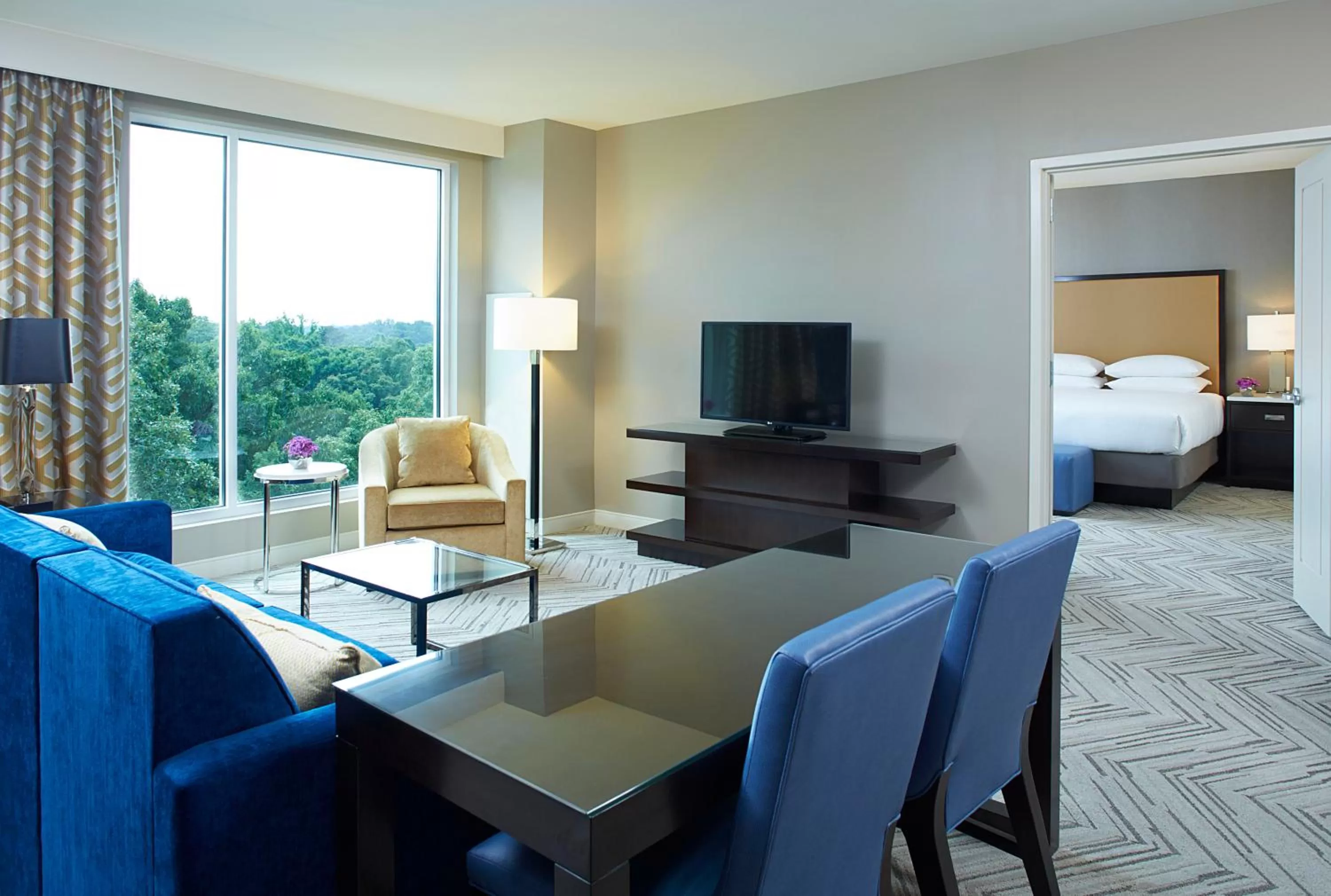 Living room, Bed in Hyatt Regency Atlanta Perimeter at Villa Christina