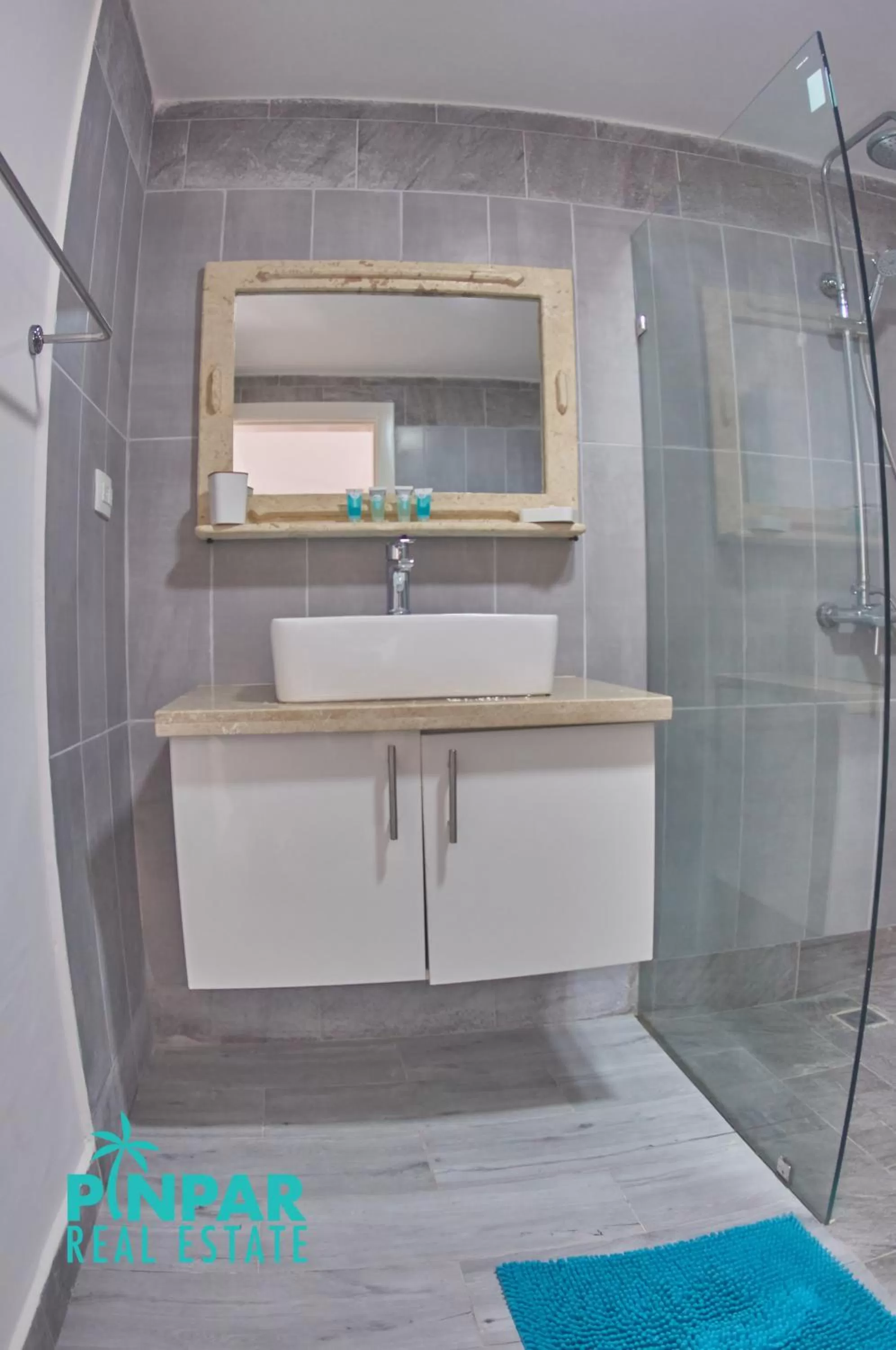 Shower in Villa Blanca Beach Club