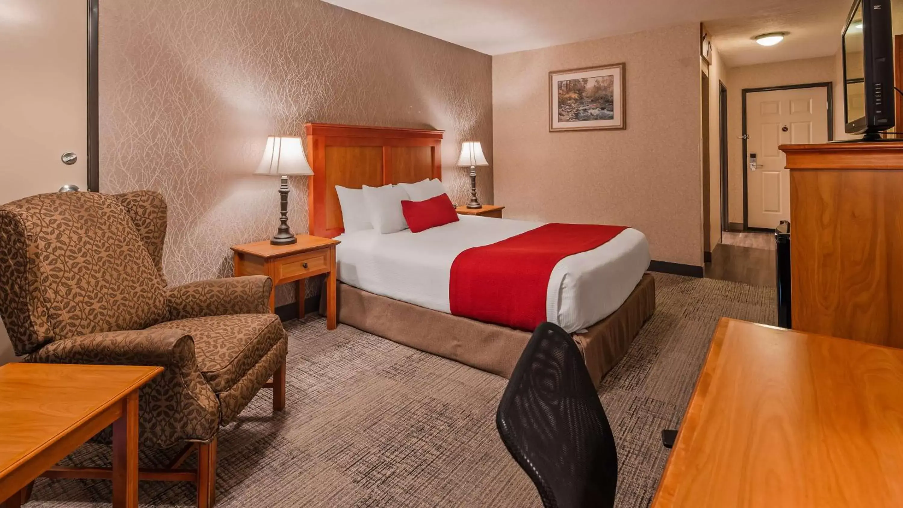 Queen Room with Bathtub - Disability Access in Best Western Plus Rivershore Hotel Queen Room with Bathtub - Disability Access in Best Western Plus Rivershore Hotel