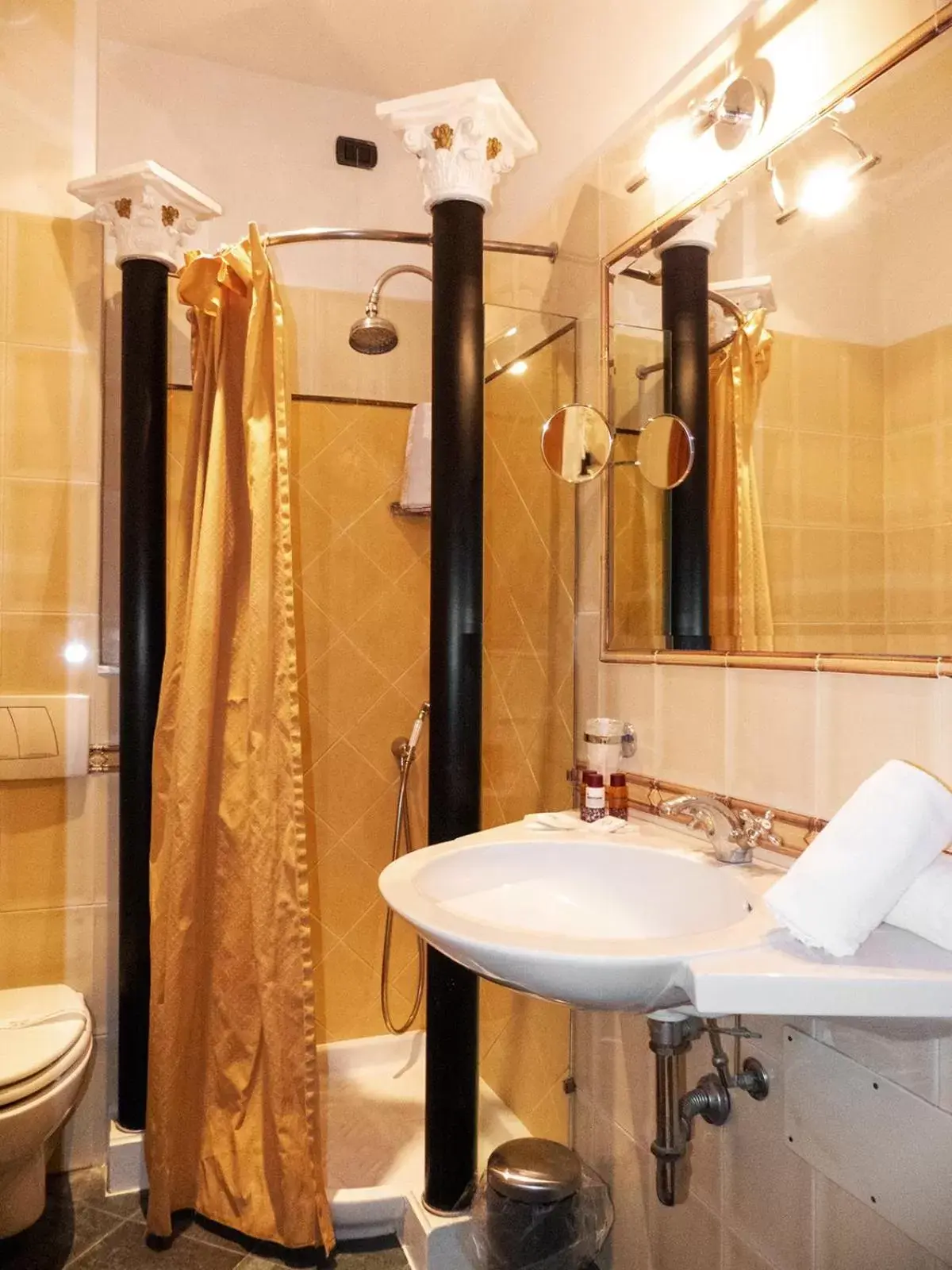 Twin Room - single occupancy in Hotel Astoria Twin Room - single occupancy in Hotel Astoria