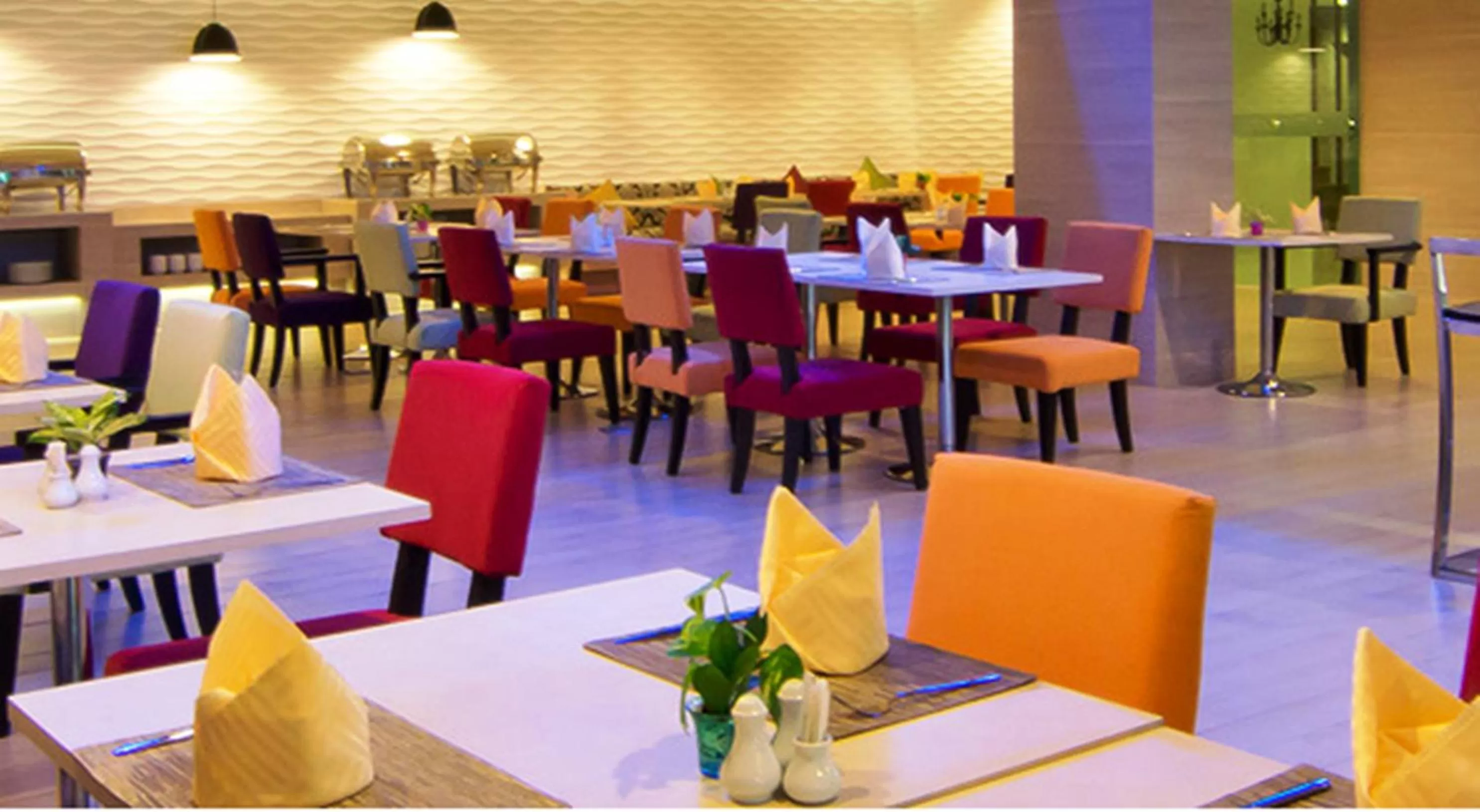 Restaurant/places to eat in The Stay Hotel "SHA Certified"
