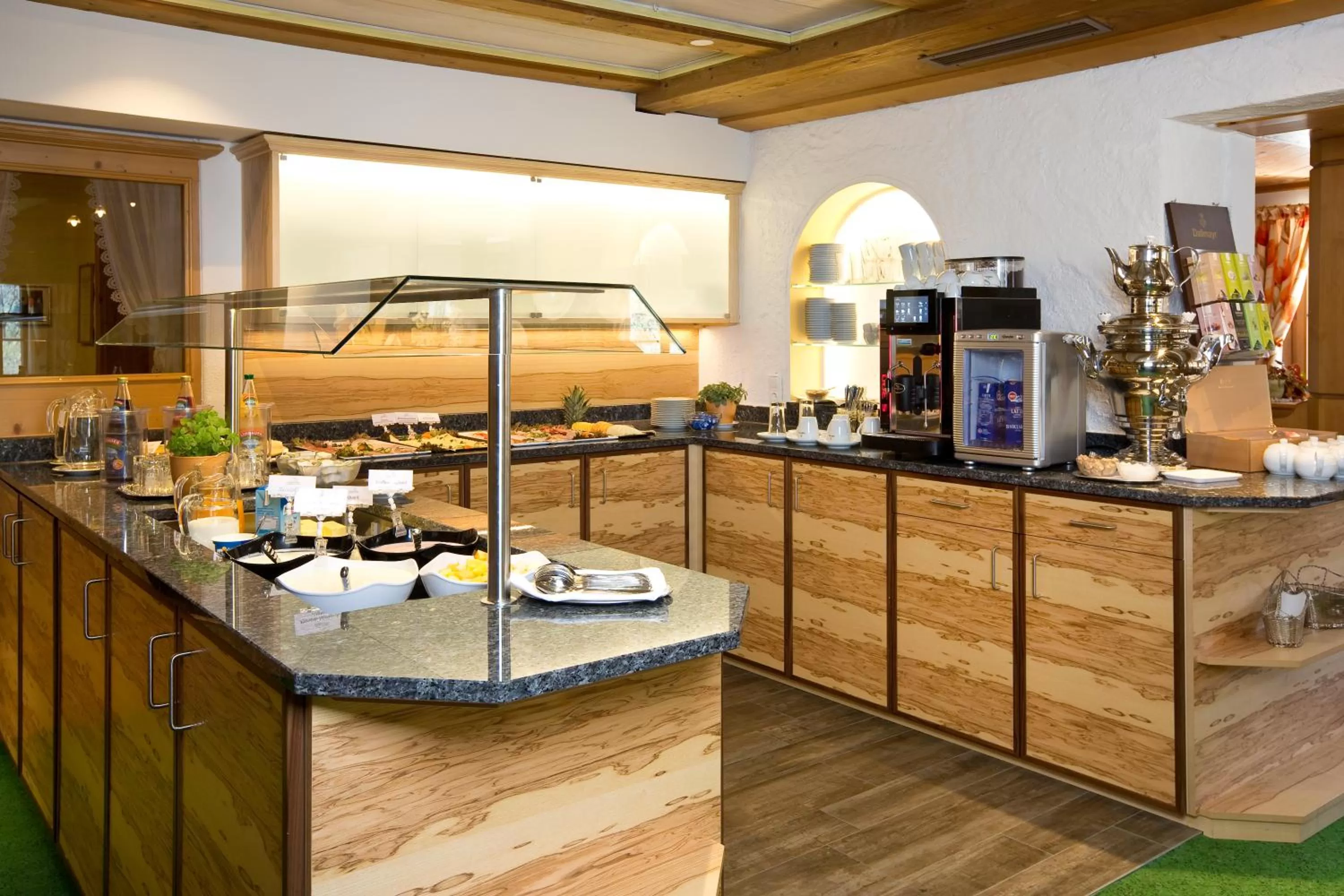 Buffet breakfast, Restaurant/Places to Eat in Ringhotel Nebelhornblick
