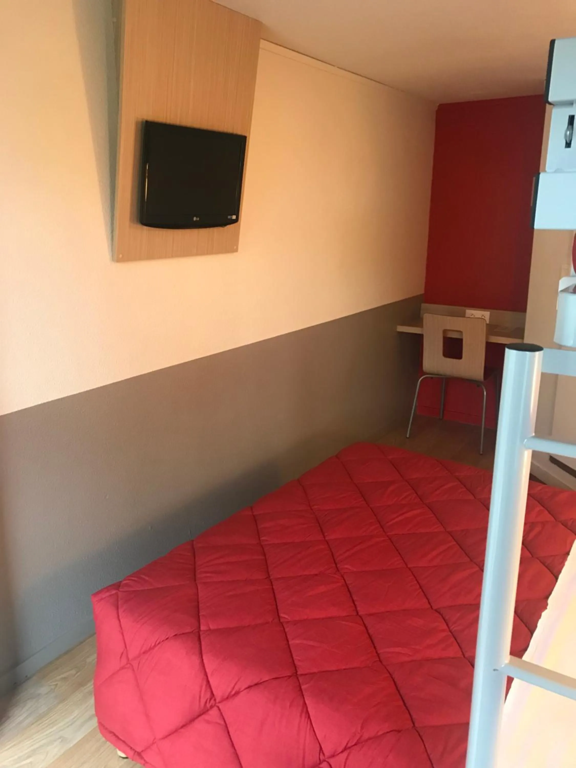 Bed in Premiere Classe Montbeliard - Sochaux
