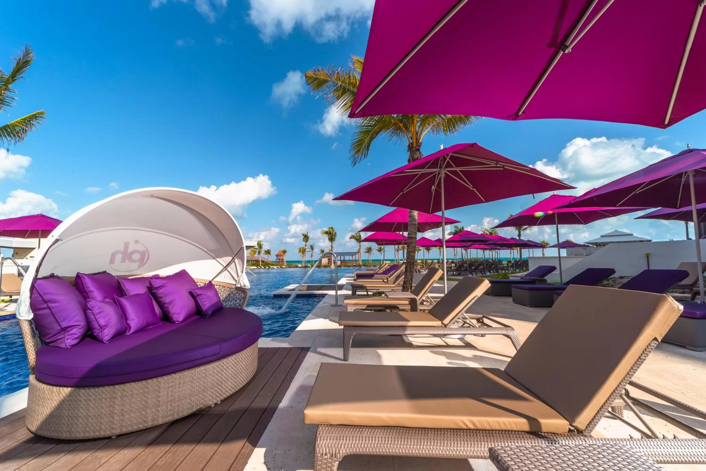 Swimming pool in Planet Hollywood Cancun by Royalton, An Autograph Collection All-Inclusive Resort