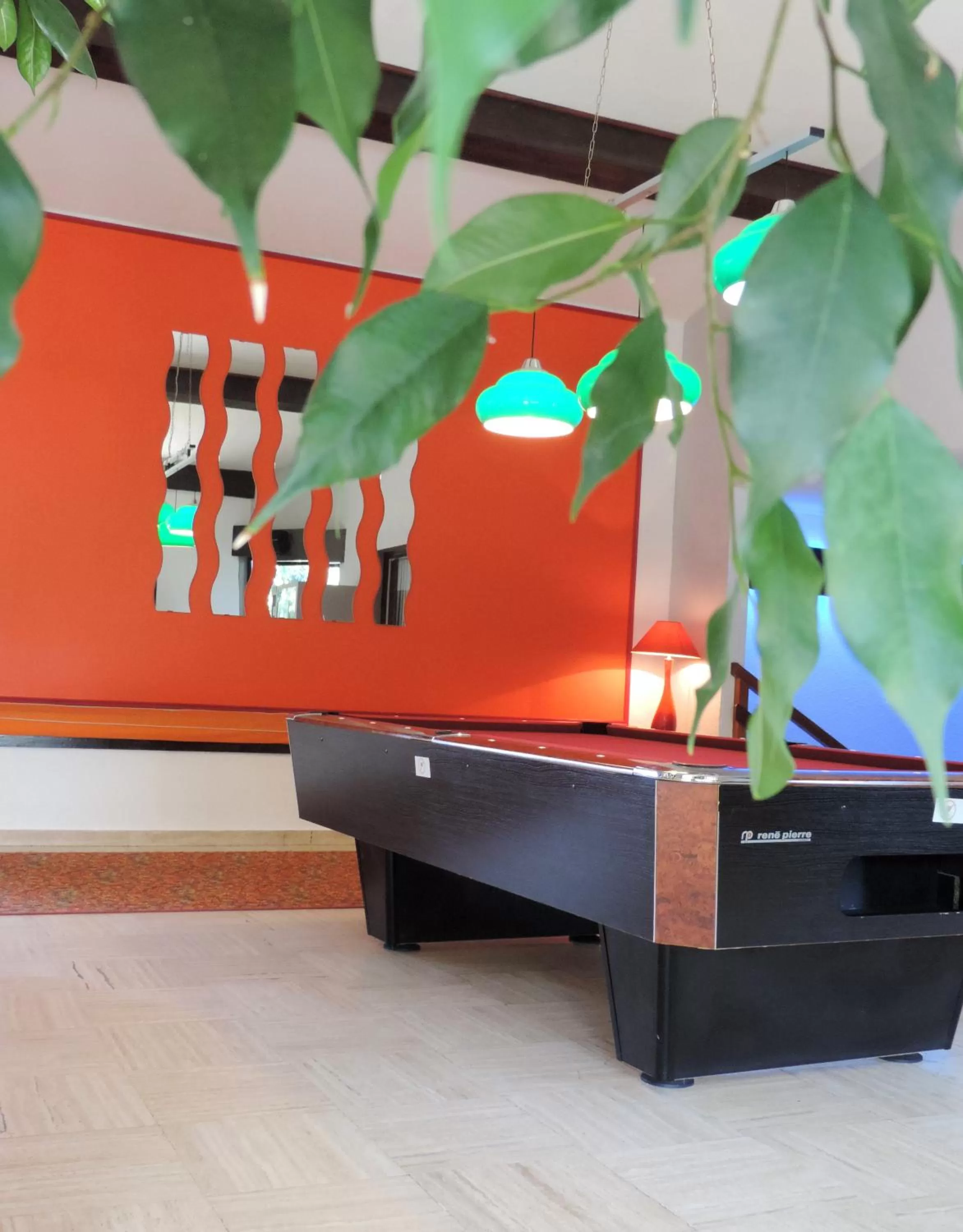 Billiard in The Originals City, Hôtel La Siesta, Annonay Est