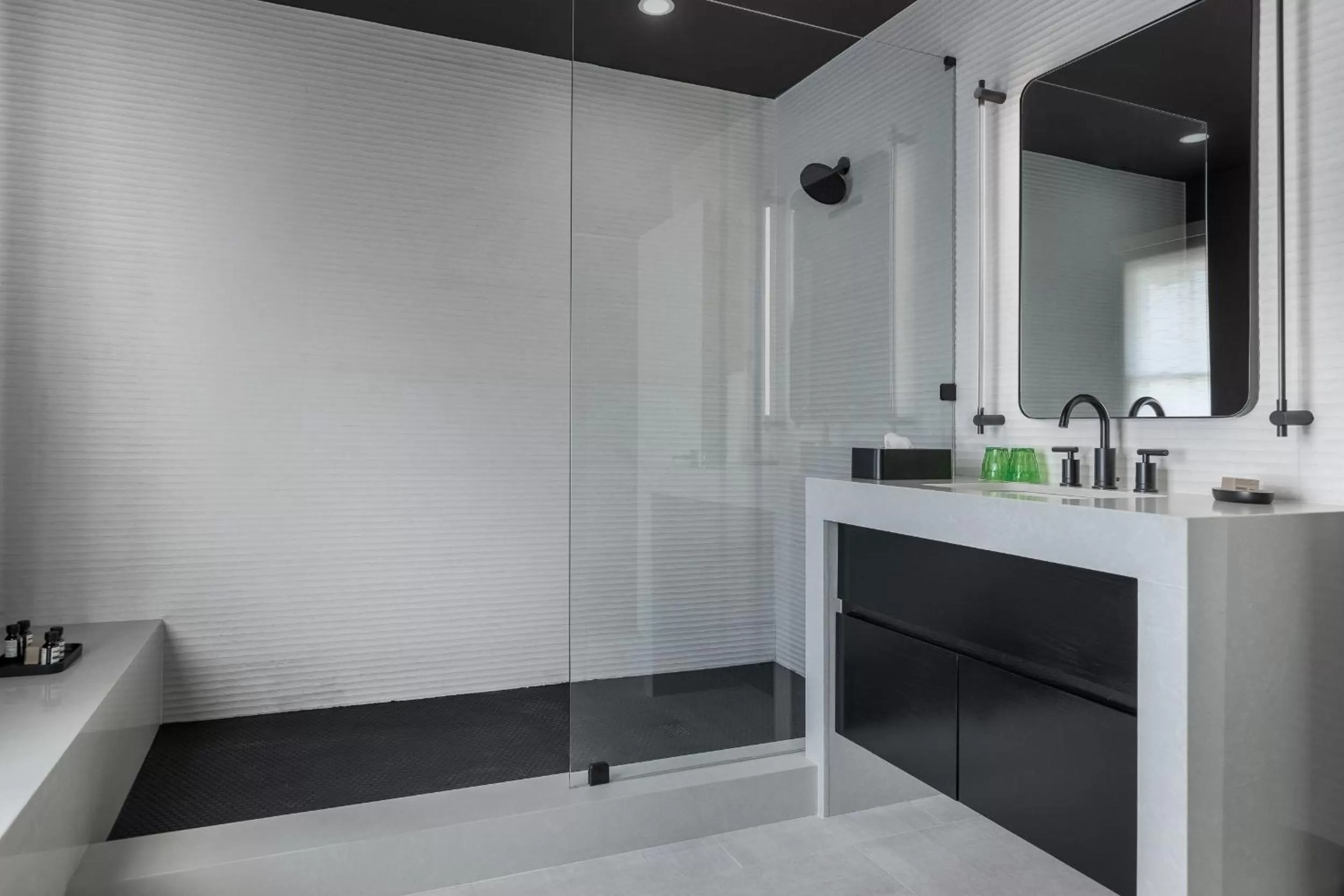 Shower in La Colombe d'Or Hotel