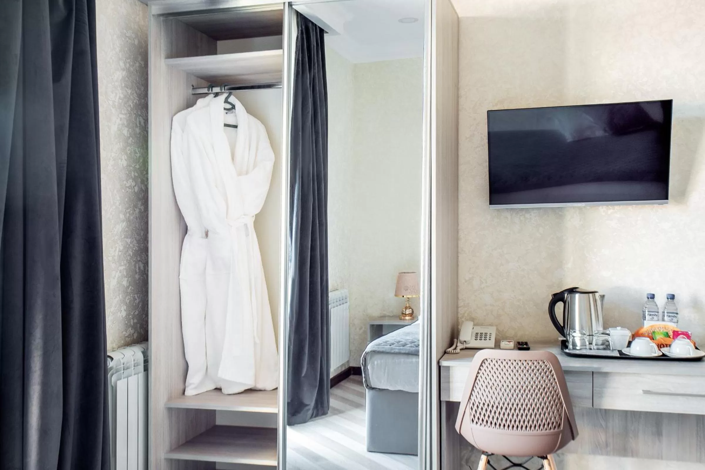 TV/Entertainment Center in Manifa Hotel