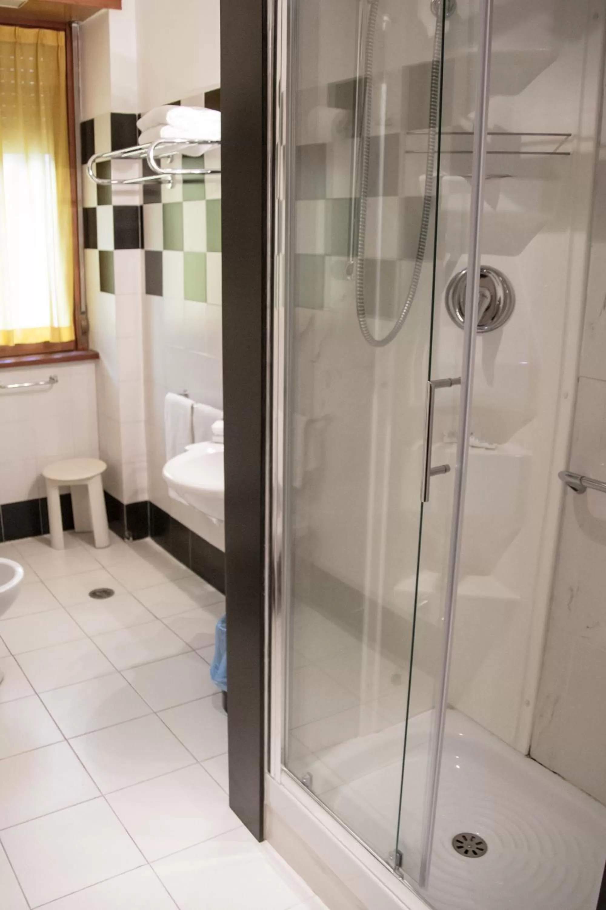 Shower in Hotel Letizia