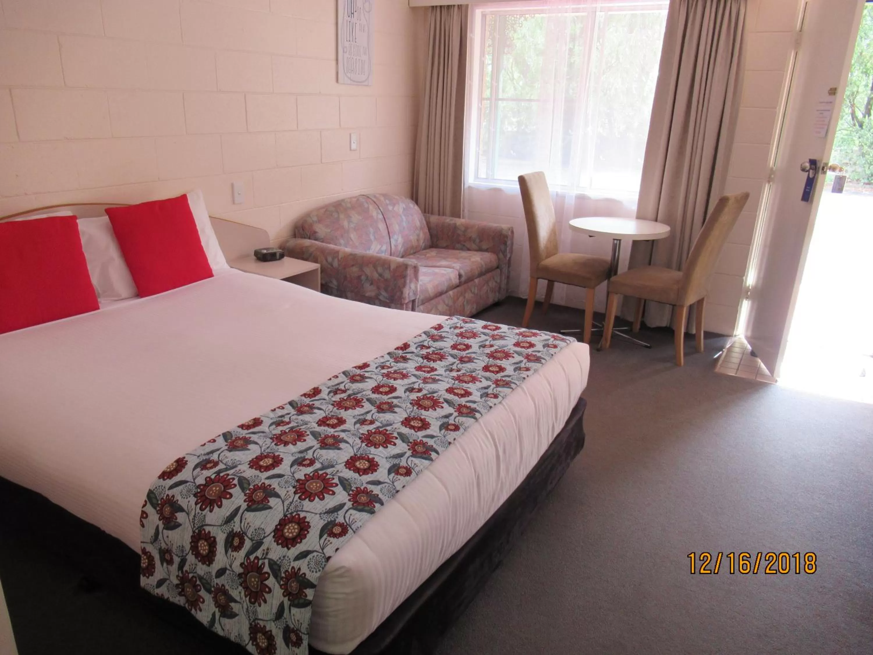 Bed in Moruya Motel