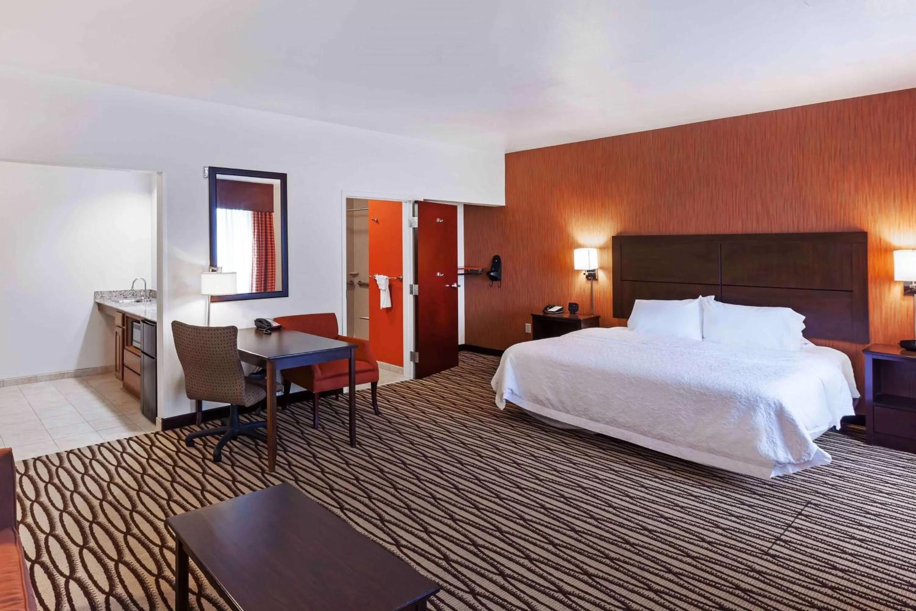 Bedroom, Bed in Hampton Inn & Suites Morgan City