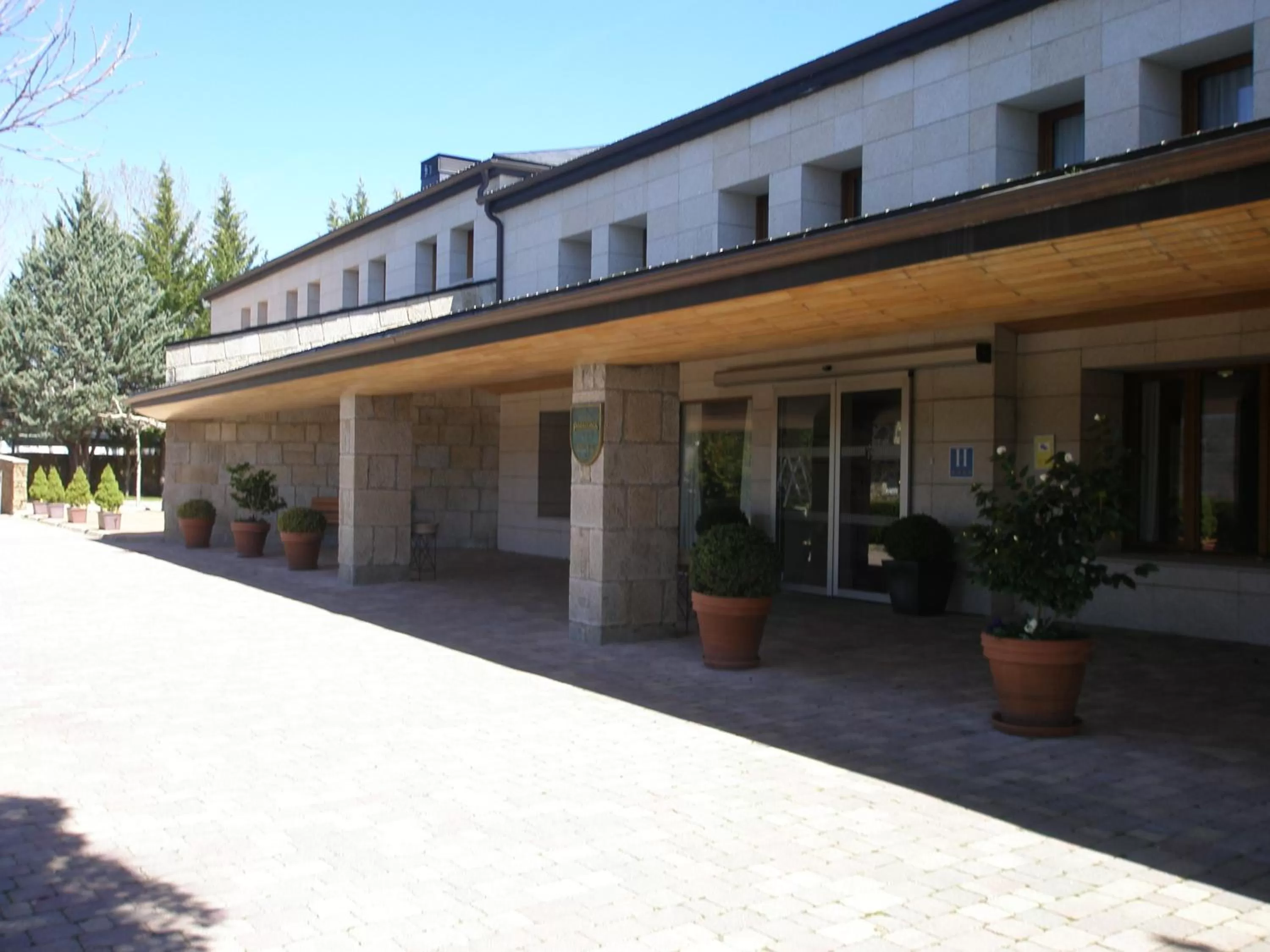 Facade/entrance in Parador de Puebla de Sanabria