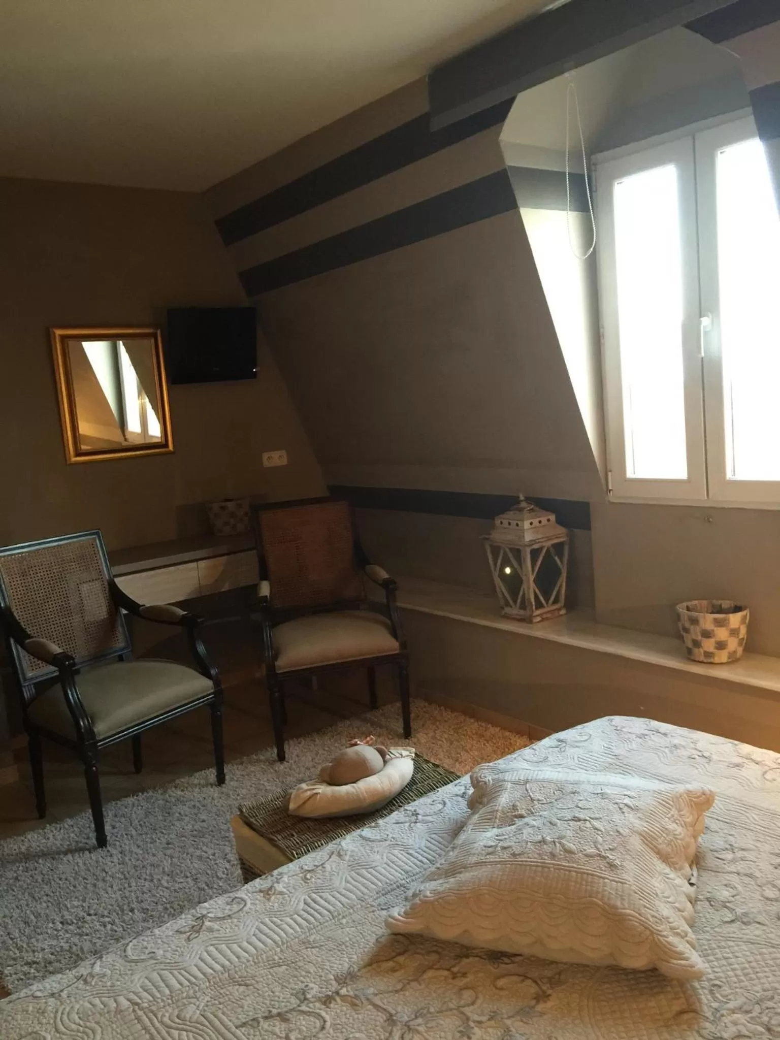 Day, Seating Area in MARGOT'L