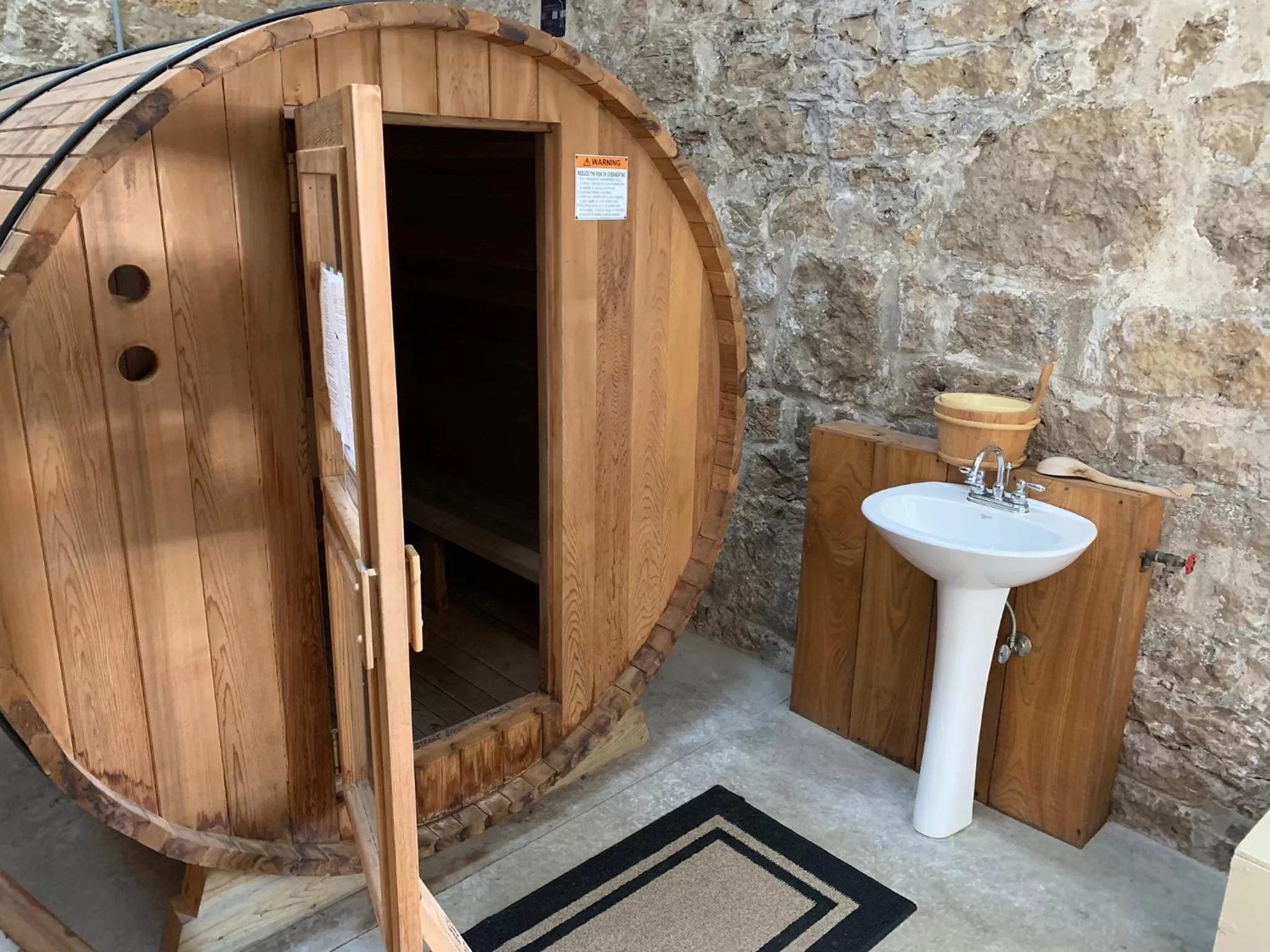 Sauna in Abe's Spring Street Guest House