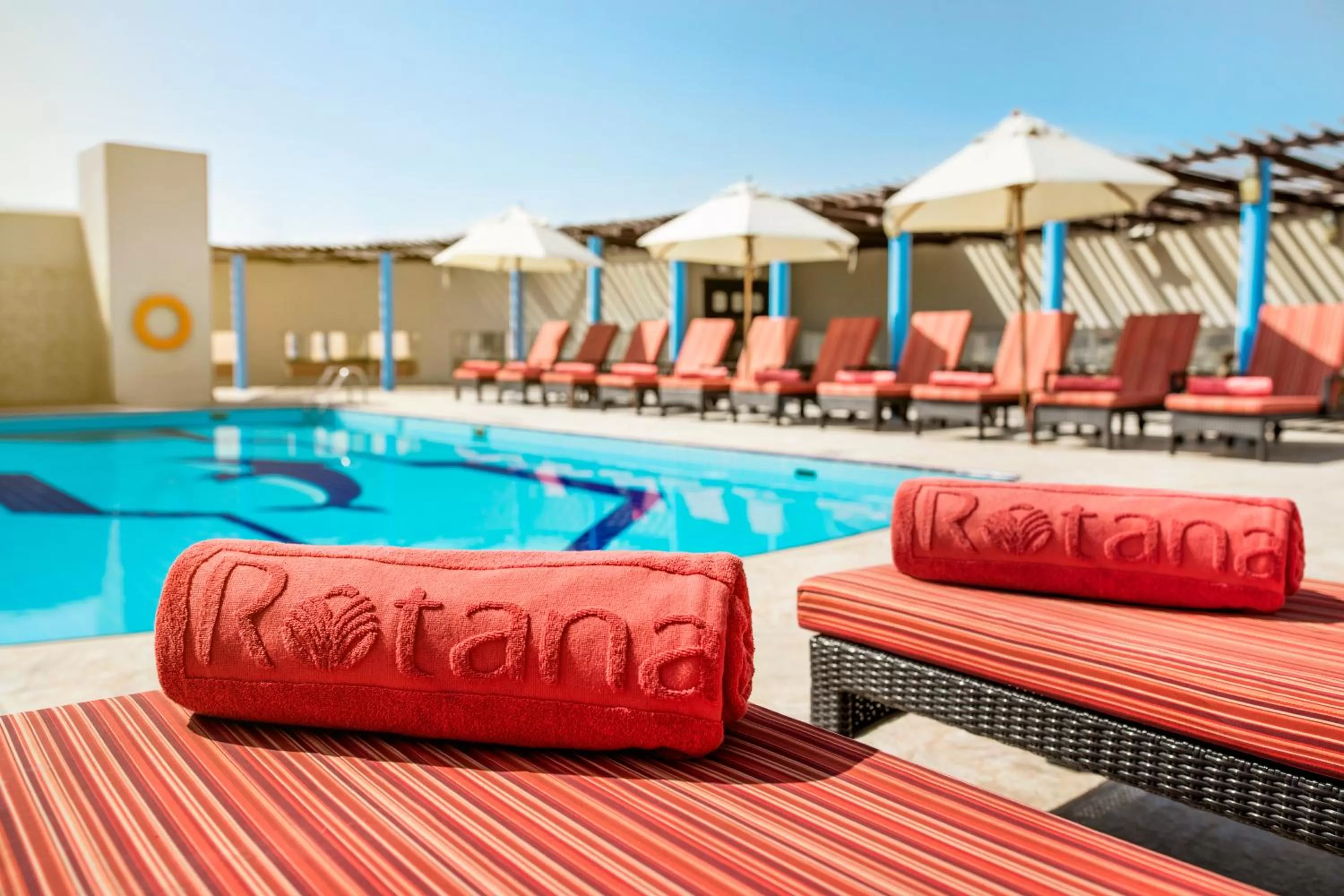 Swimming pool in Jumeira Rotana – Dubai