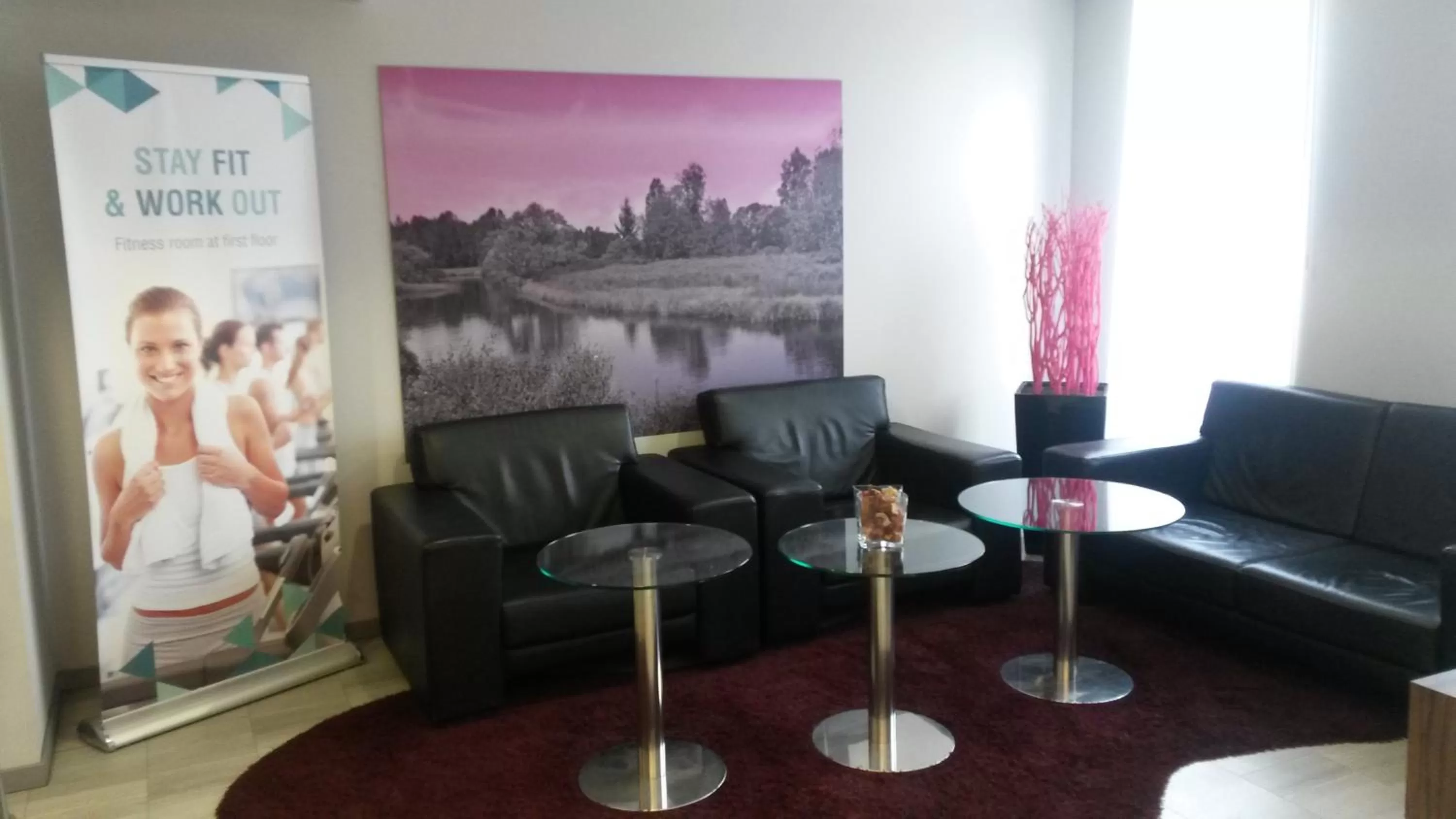 Communal lounge/ TV room in BEST WESTERN Hotel Brussels South