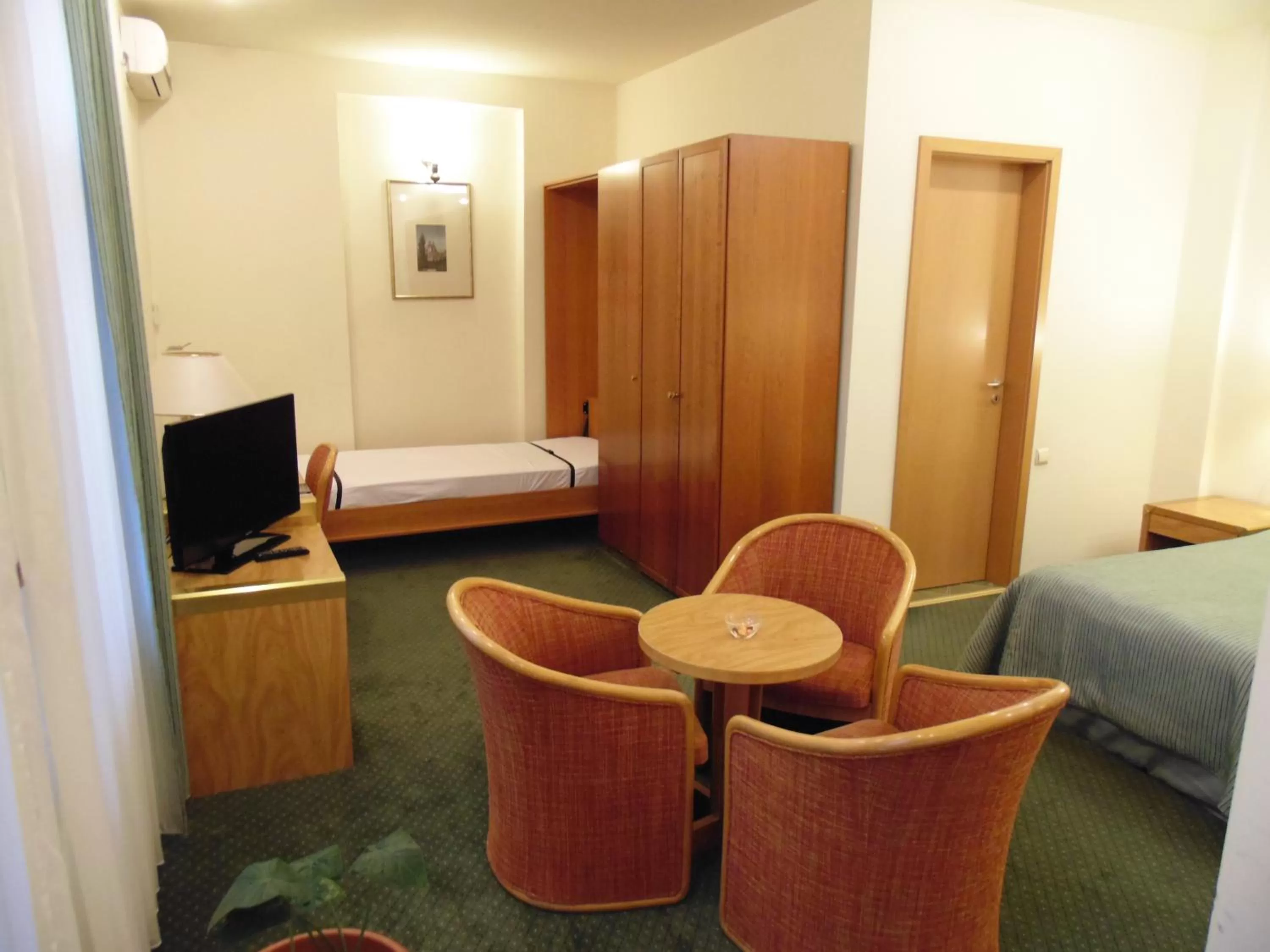 Bed in Curtea Brasoveana