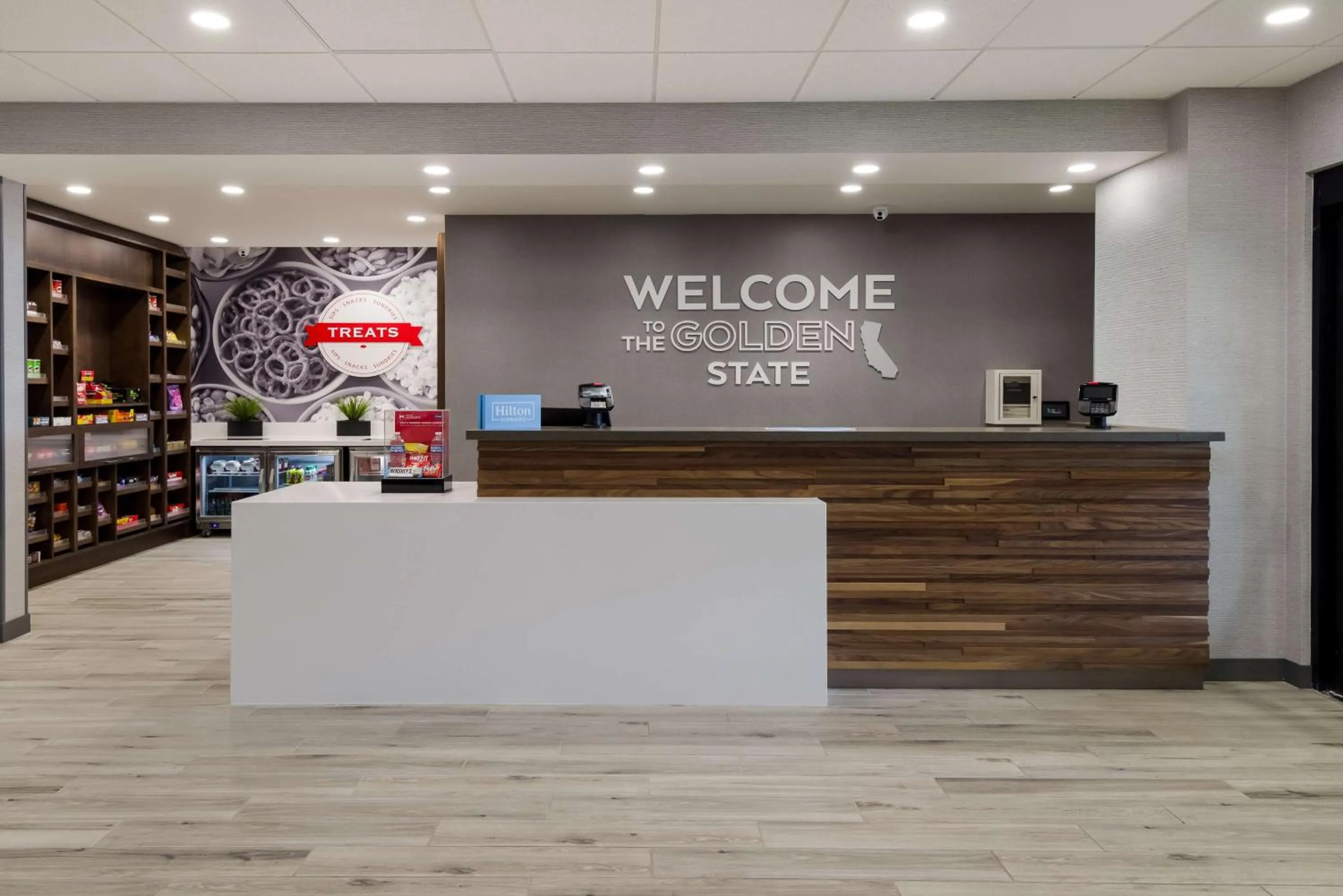 Lobby or reception in Hampton Inn Concord