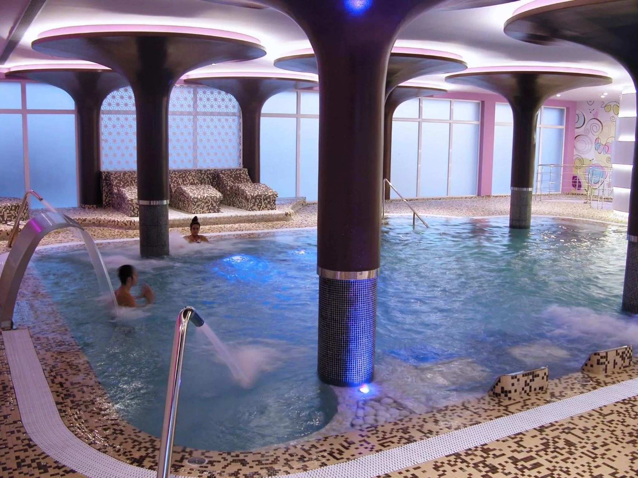 Hot Spring Bath in Hotel Beatriz Albacete & SPA