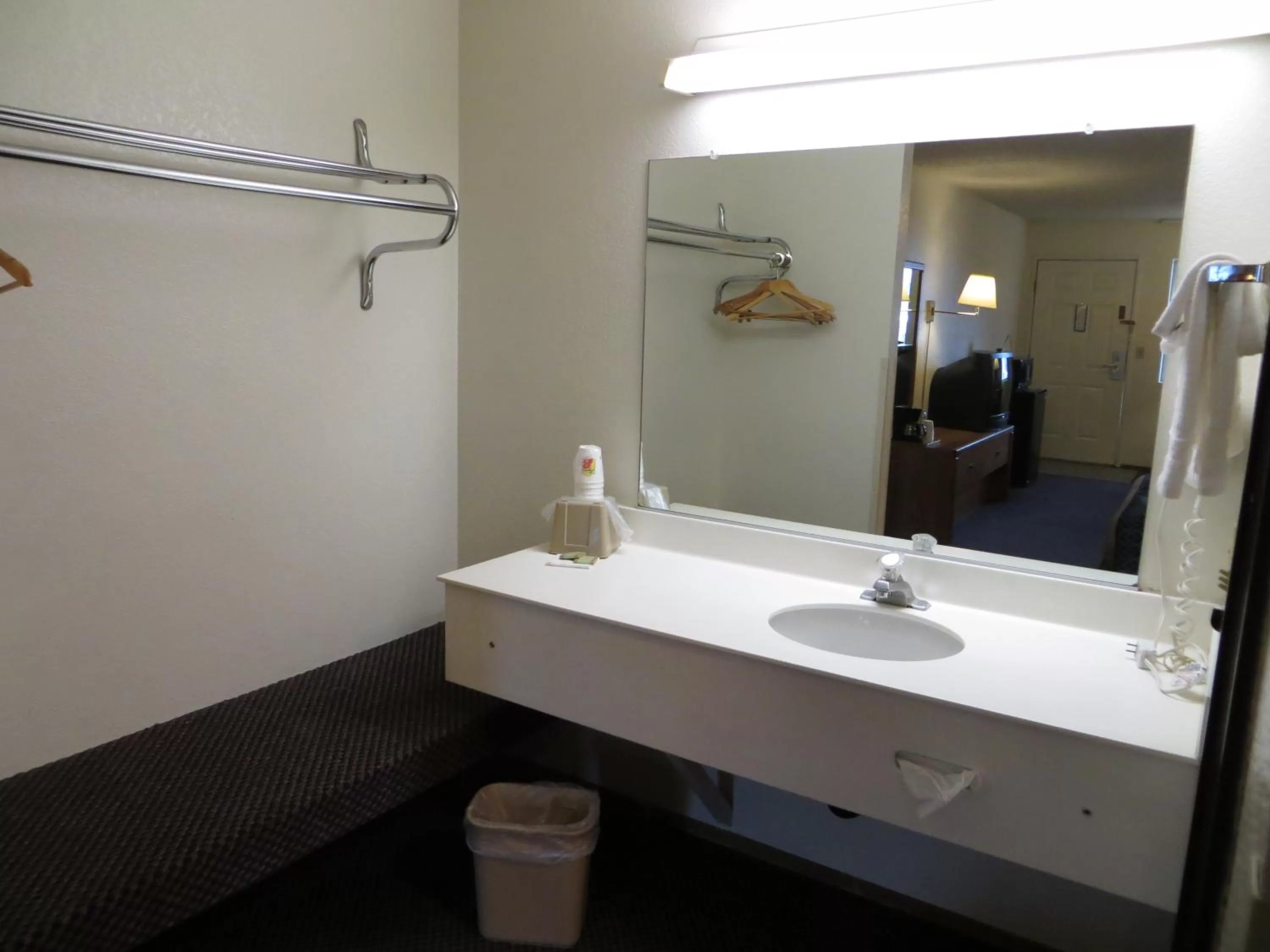 Bathroom in Super 8 by Wyndham Susanville