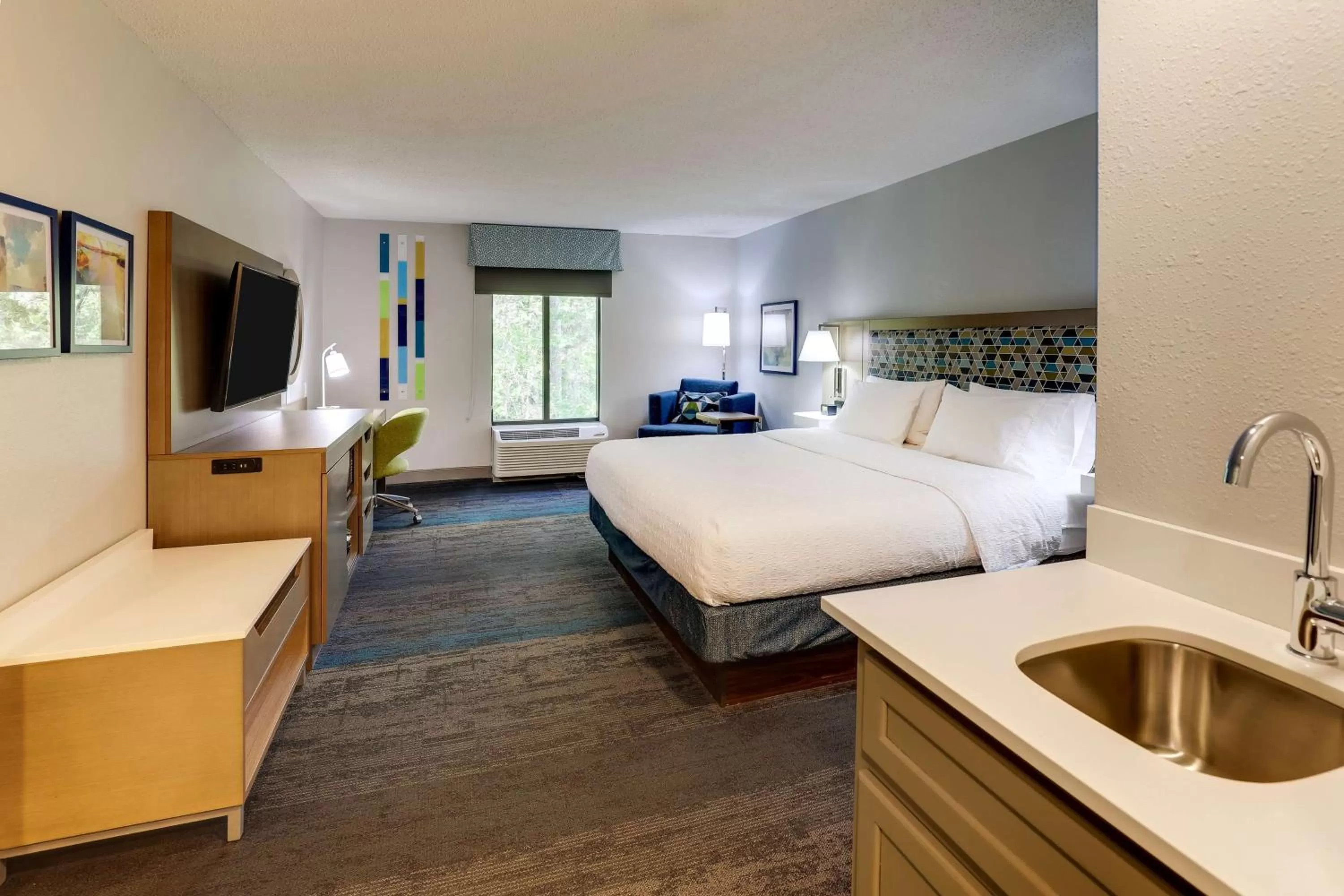 Bed in Hampton Inn Cumming