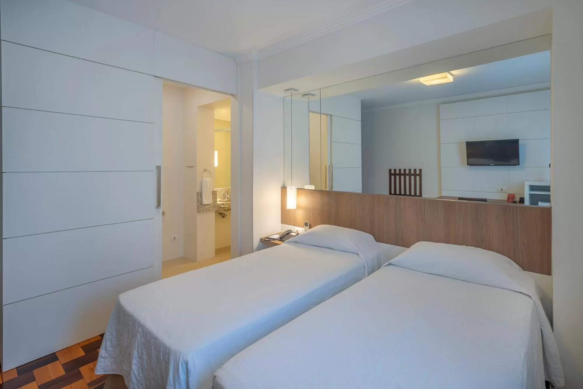 Bed in Hotel Glória