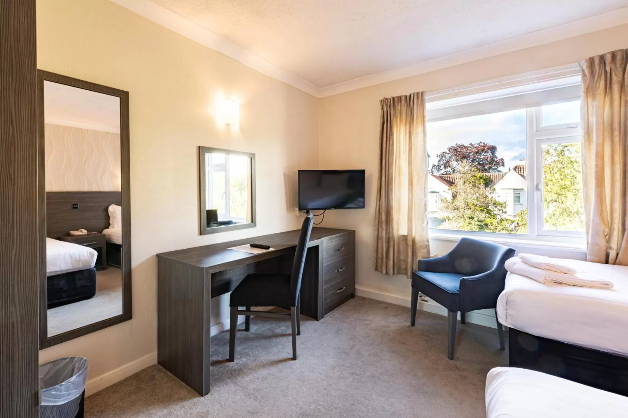 Bedroom, Bed in Parkmore Hotel & Leisure Club, Sure Hotel Collection by BW