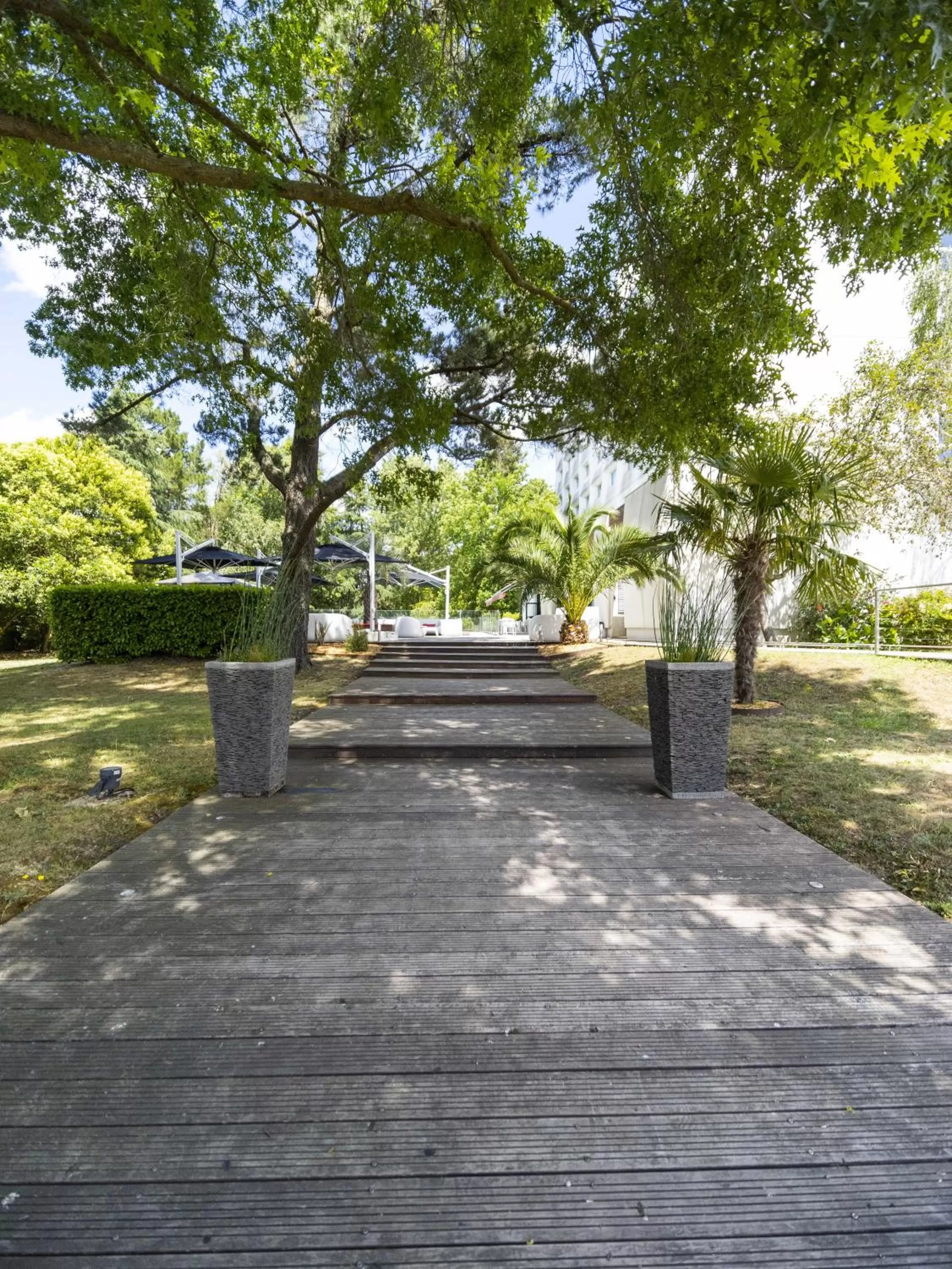 Garden in Mercure Bordeaux Lac