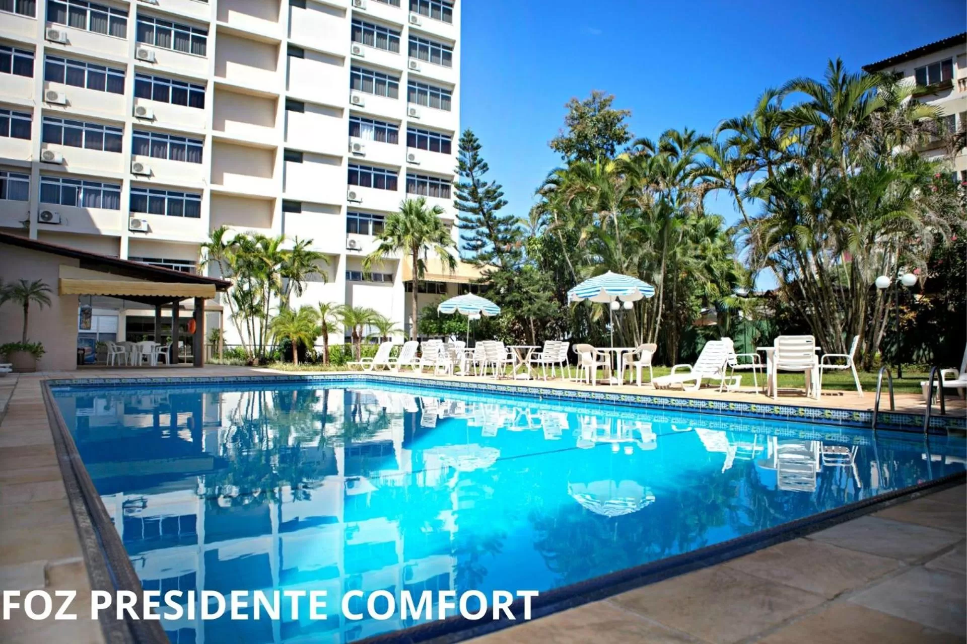 Property building in Foz Presidente Comfort Hotel