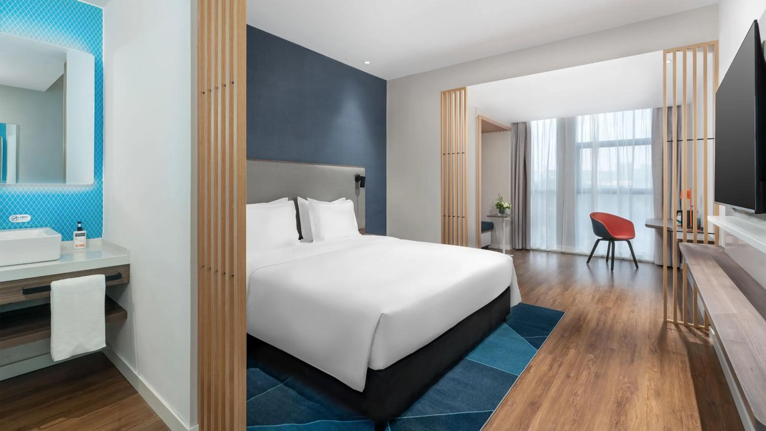 Photo of the whole room, Bed in Holiday Inn Express Kunming Panlong by IHG