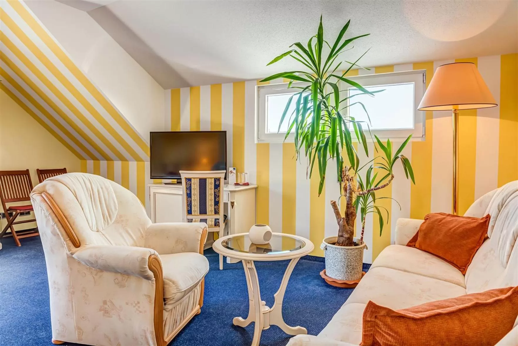 Photo of the whole room, Seating Area in Hotel & Pension Traumblick