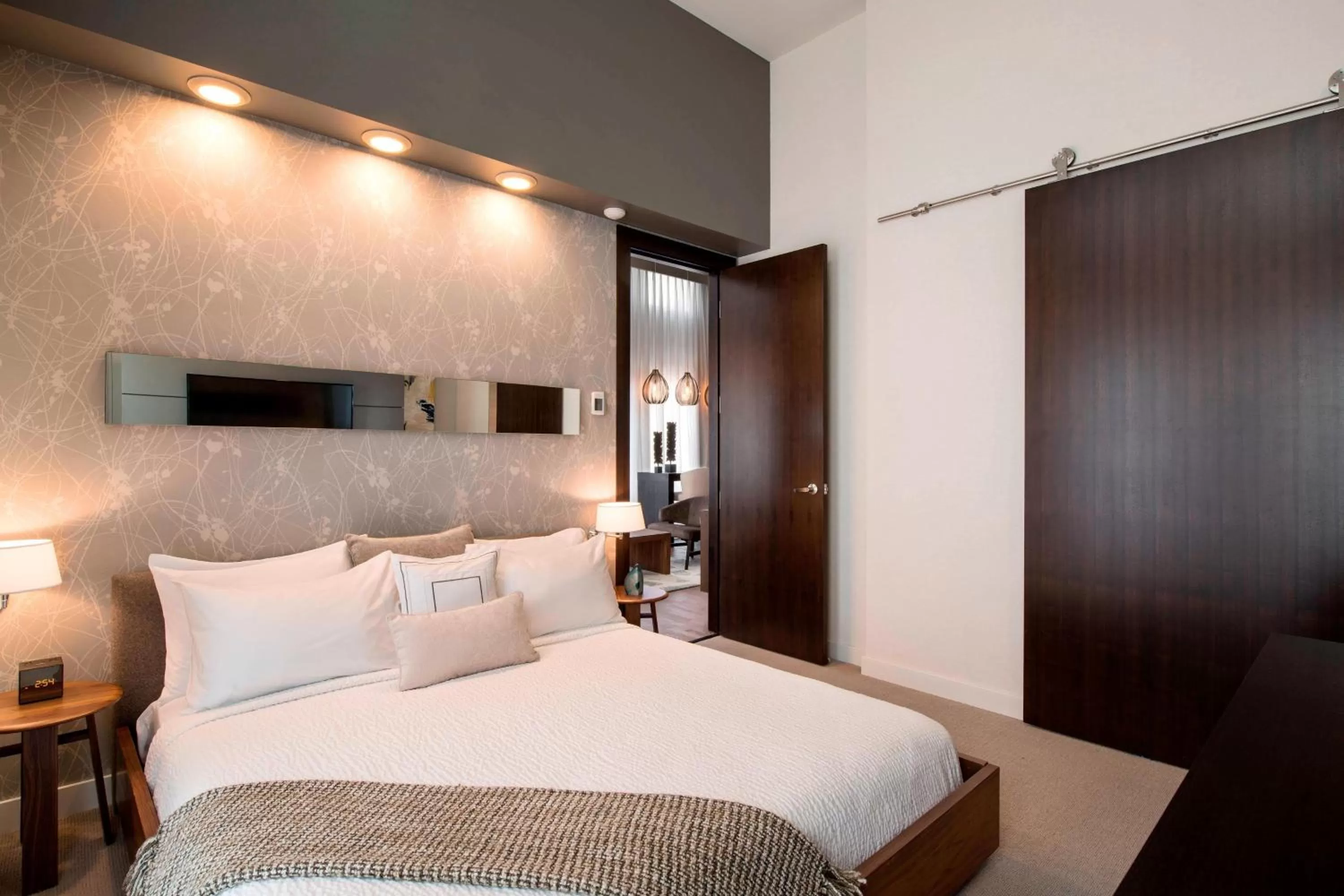 One-Bedroom Executive King Suite in Courtyard by Marriott Calgary South