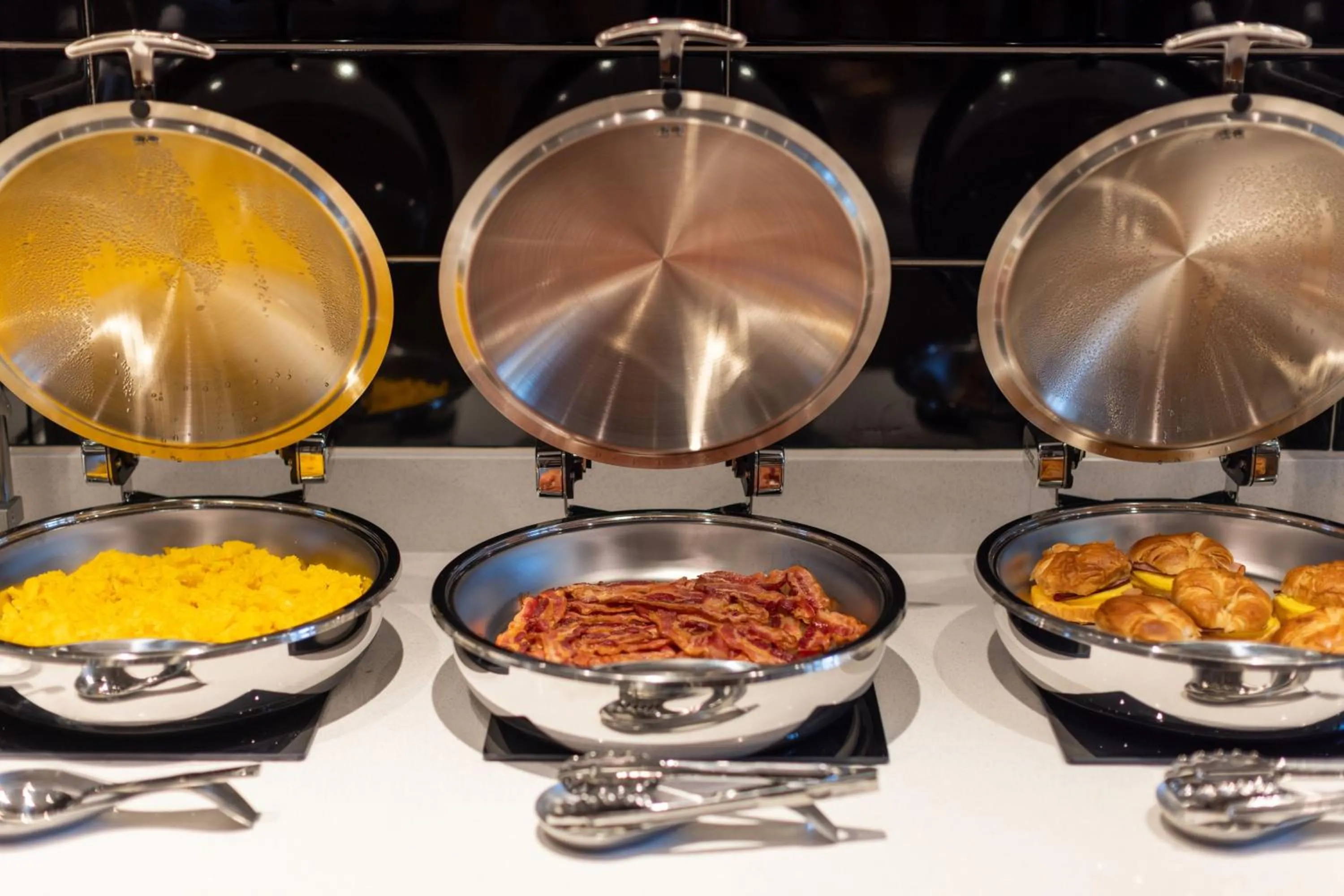 Breakfast in SpringHill Suites by Marriott Tucson at The Bridges