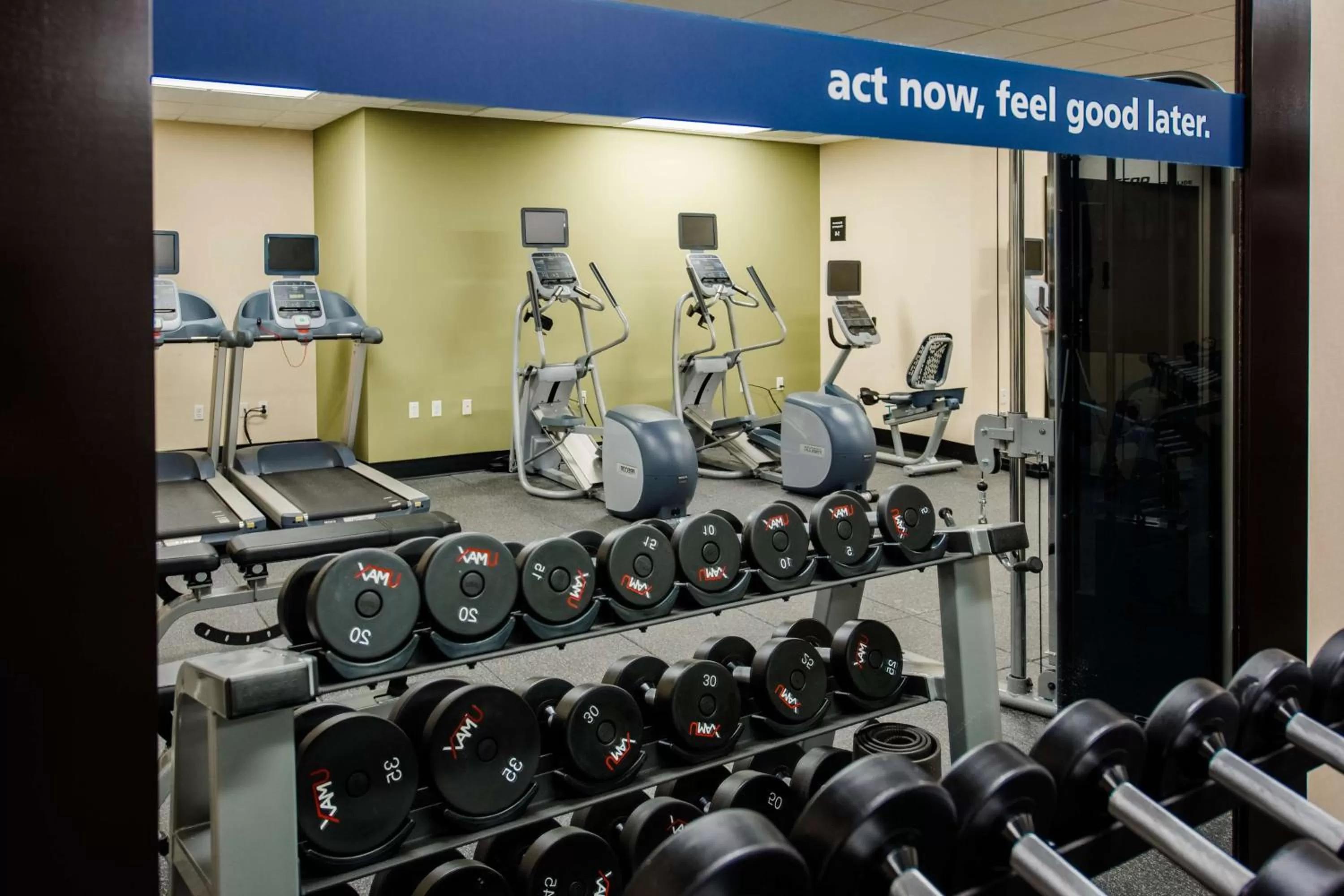Fitness centre/facilities in Hampton Inn & Suites Washington, D.C. - Navy Yard